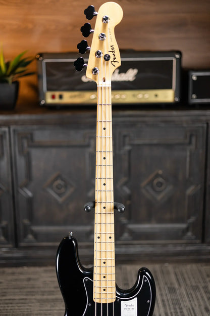 Fender Standard Jazz Bass, Maple Fingerboard, Black Pickguard - Black