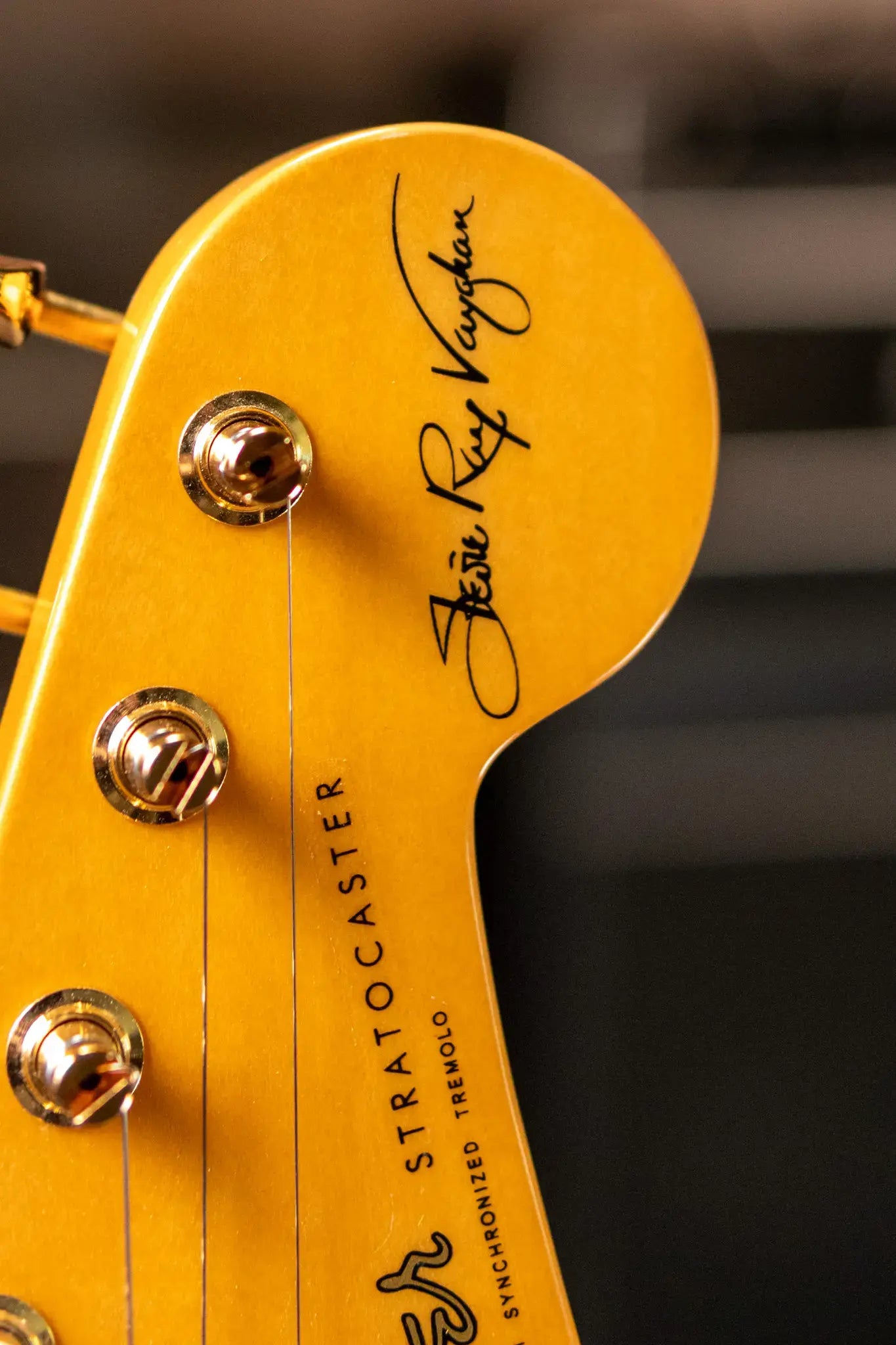 Fender Stevie Ray Vaughan Stratocaster with Hardshell Case