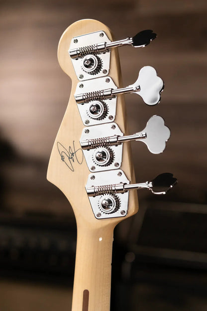 Fender U.S.A. Geddy Lee Jazz Bass, Maple Fingerboard - Black with Hardshell Case