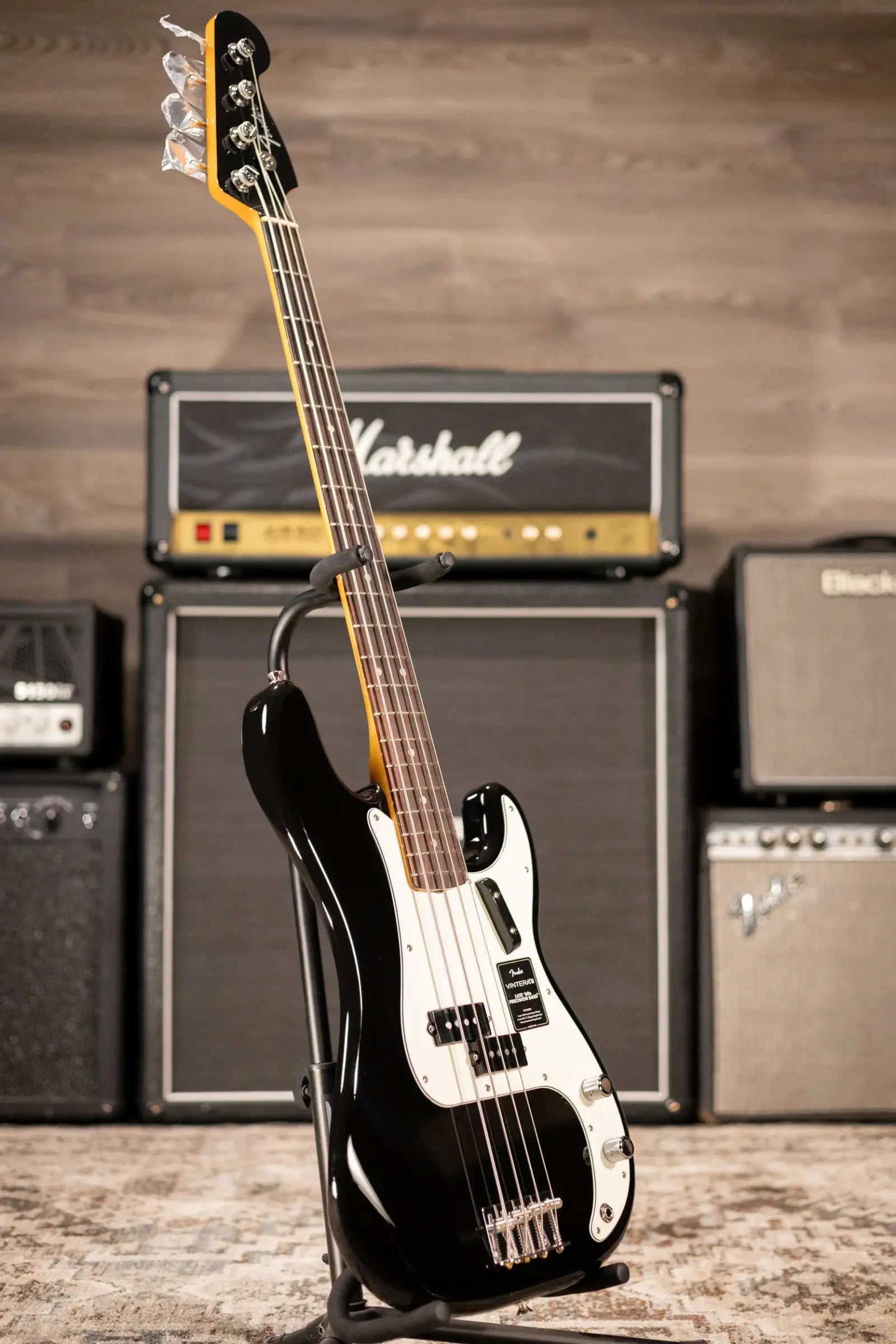 Fender Vintera III Later '60s Precision Bass - Black with Gig Bag