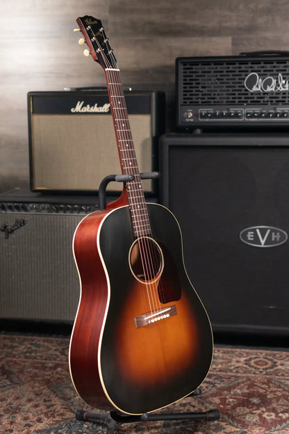 Gibson Custom Shop 1942 Banner J-45 Acoustic Guitar - Vintage Sunburst with Hardshell Case