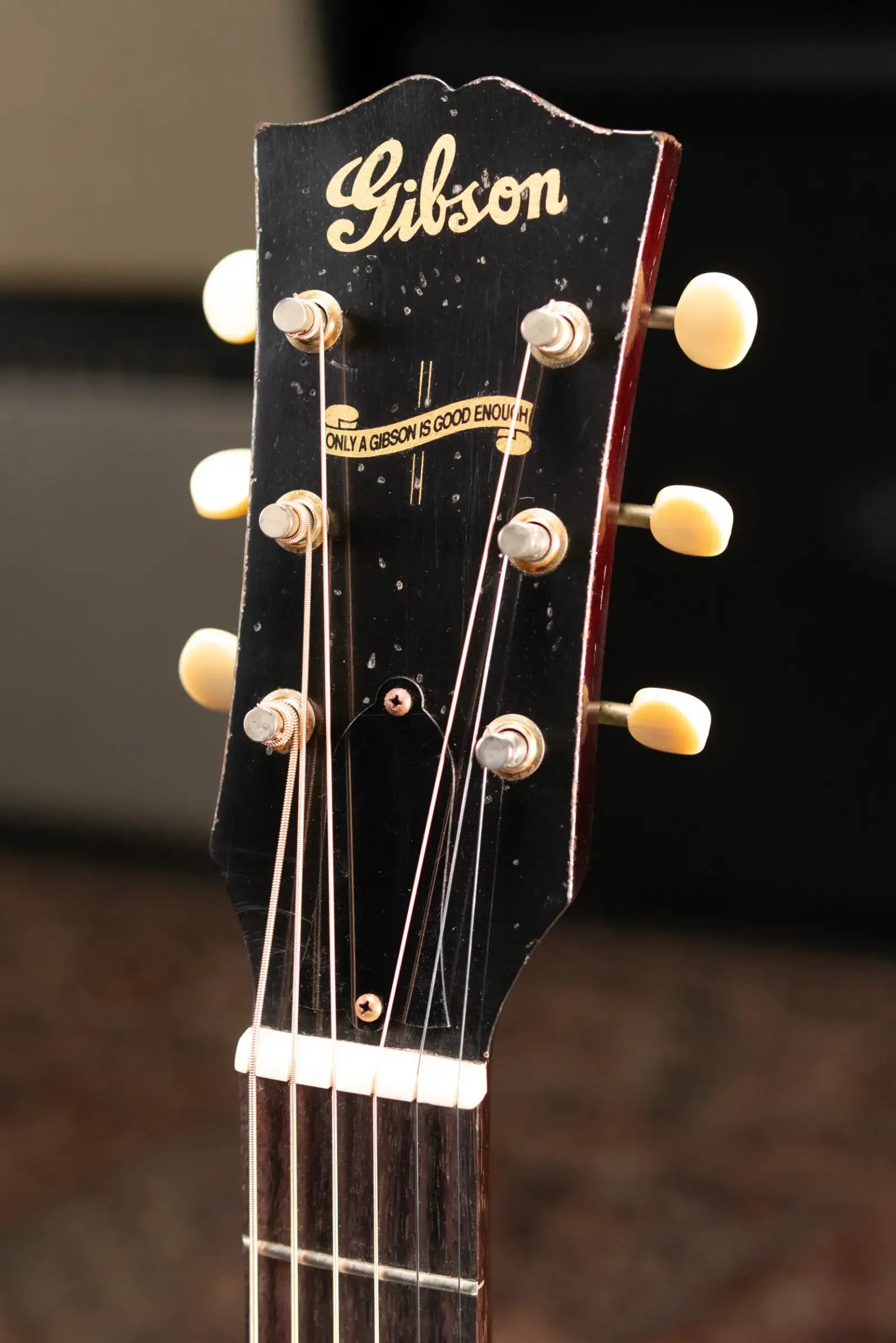 Gibson Custom Shop 1942 Banner J-45 Murphy Lab Light Aged Acoustic Guitar - Vintage Sunburst with Hardshell Case