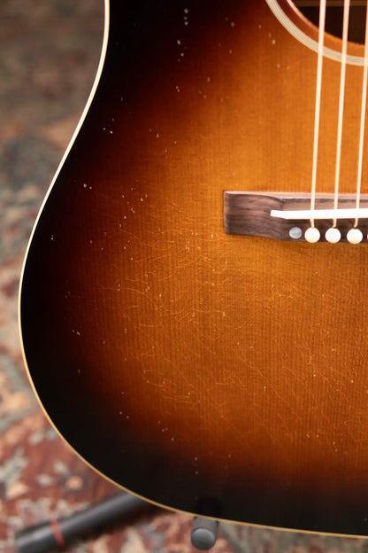 Gibson Custom Shop 1942 Banner J-45 Murphy Lab Light Aged Acoustic Guitar - Vintage Sunburst with Hardshell Case