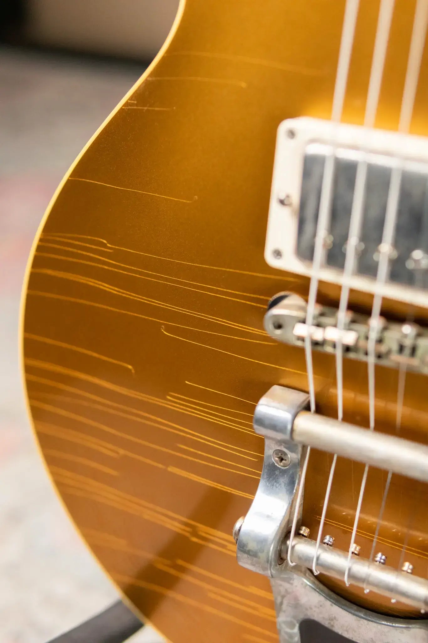 Gibson Custom Shop 1957 Les Paul Standard Murphy Lab Ultra Light Aged Electric Guitar with Bigsby - All Double Gold with Hardshell Case