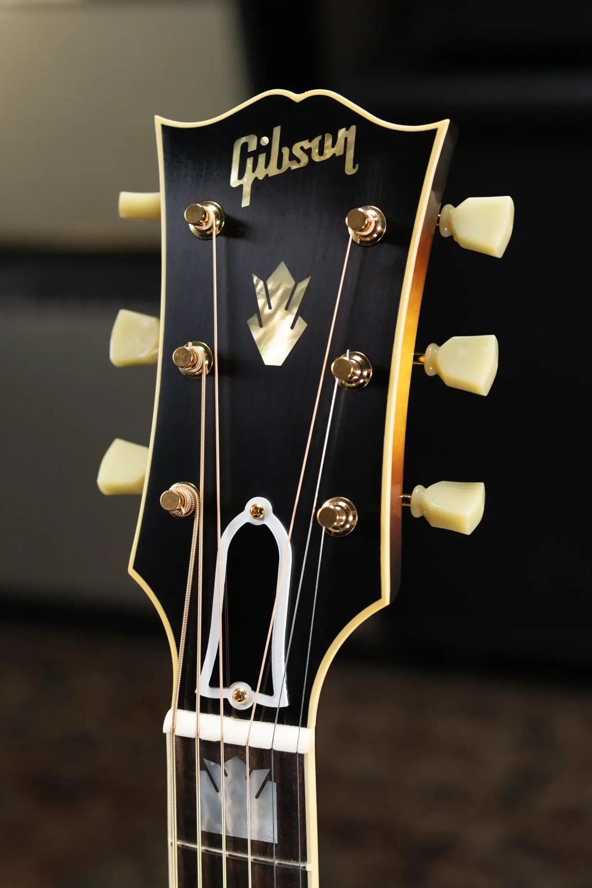 Gibson Custom Shop 1957 SJ-200 Acoustic Guitar - Vintage Sunburst with Hardshell Case