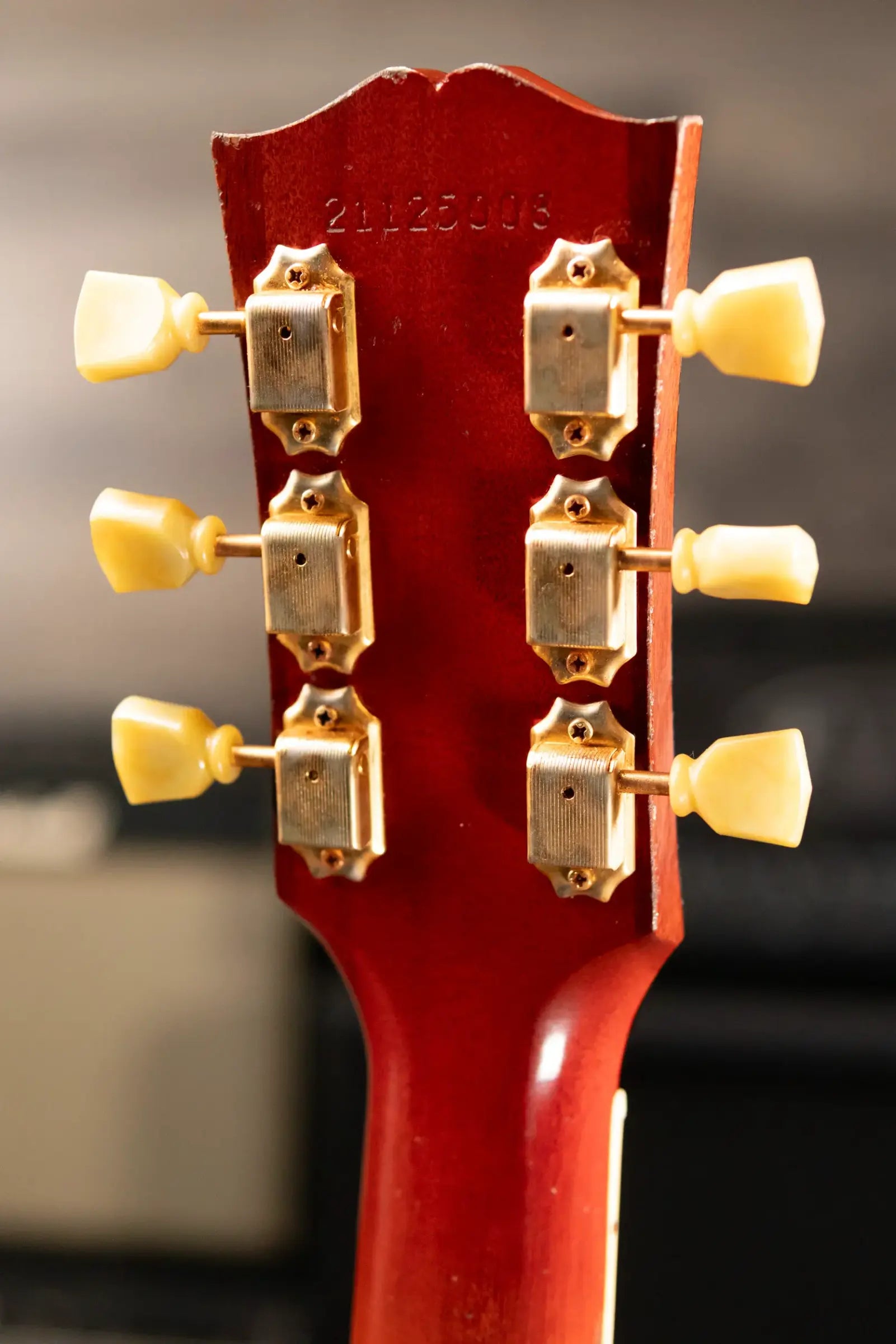Gibson Custom Shop 1960 Hummingbird Murphy Lab Heavy Aged Dreadnought Acoustic Guitar - Heritage Cherry Sunburst with Hardshell Case