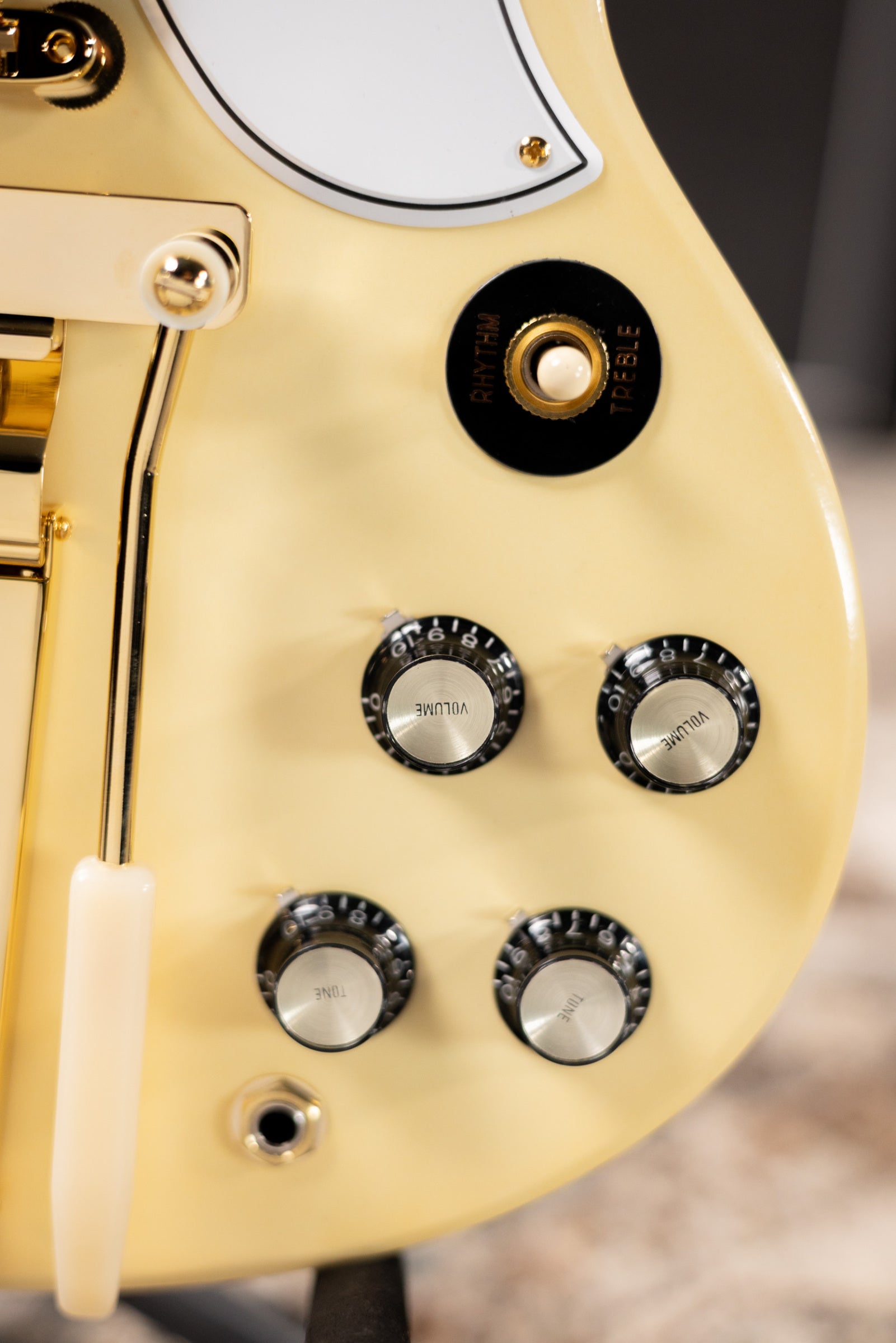 Gibson Custom Shop 1963 Les Paul SG Custom Reissue 3-Pickup with Maestro VOS Electric Guitar - Classic White with Hardshell Case