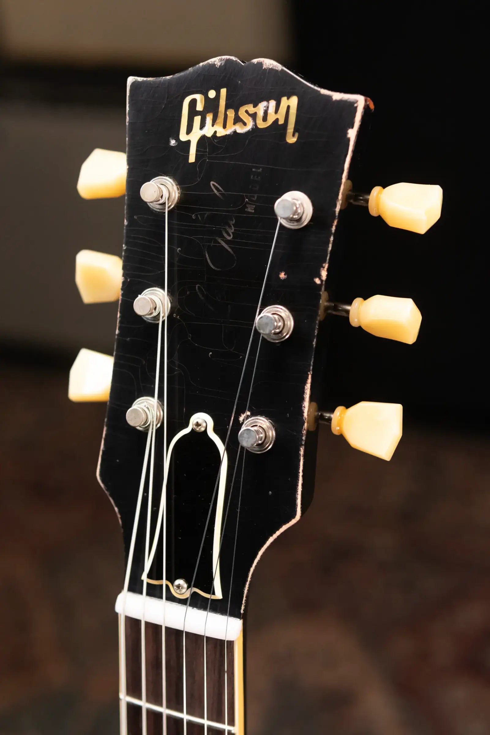 Gibson Custom Shop '57 Les Paul Standard Murphy Lab Ultra Heavy Aged Electric Guitar - Ebony over Double Gold with Hardshell Case