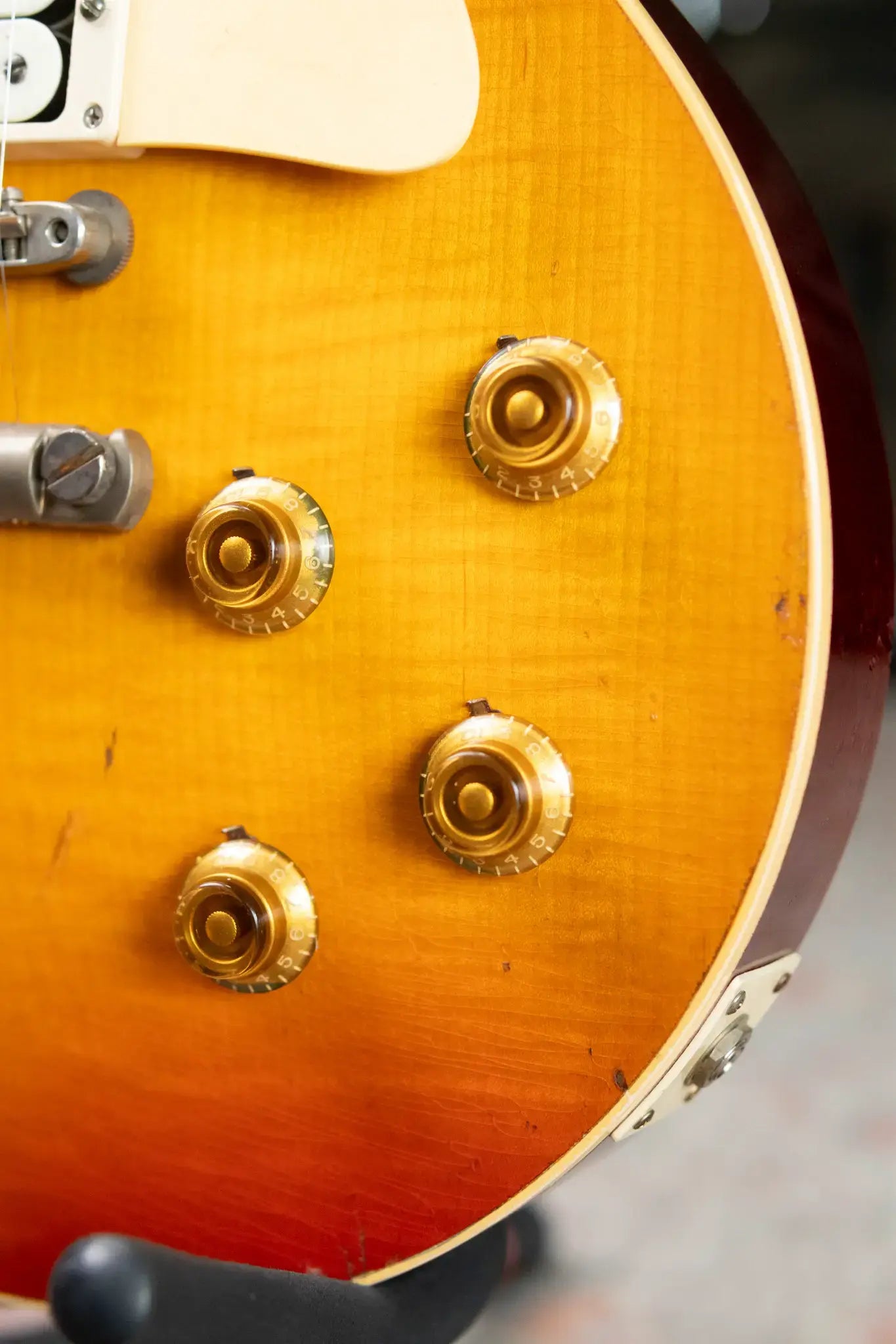 Gibson Custom Shop 1959 Les Paul Standard BOTB Page 116 Murphy Lab Heavy Aged Electric Guitar - Sunburst with Hardshell Case