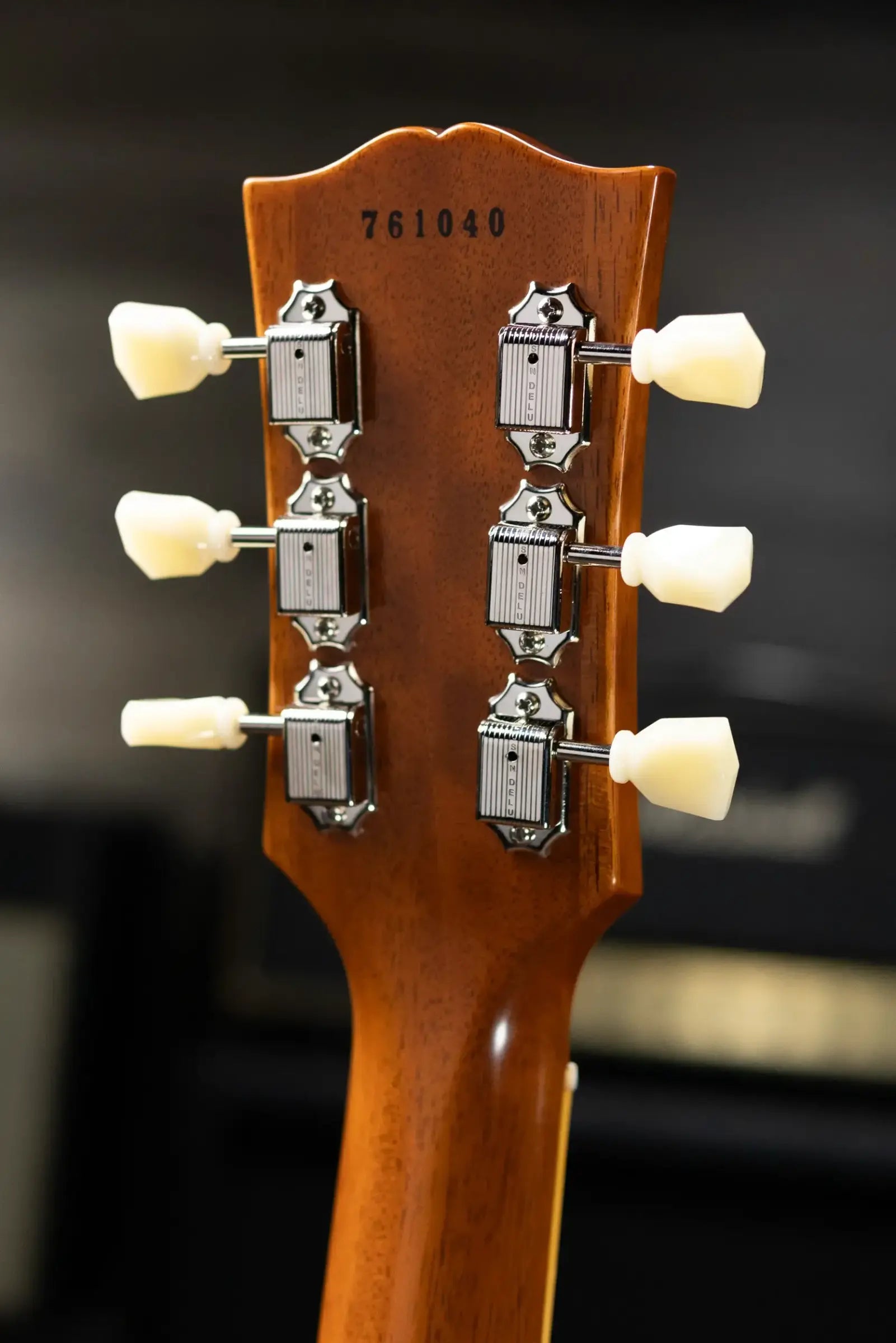 Gibson Custom Shop Limited Edition 1957 Les Paul Standard VOS Electric Guitar - Gold Sparkle with Hardshell Case