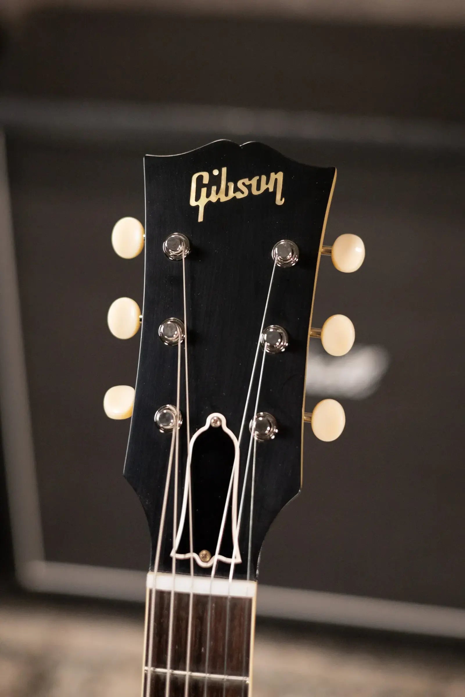 Gibson Custom Shop Limited Edition 1959 ES-330 Bigsby Reissue Hollow Body Electric Guitar - Antique White VOS with Hardshell Case
