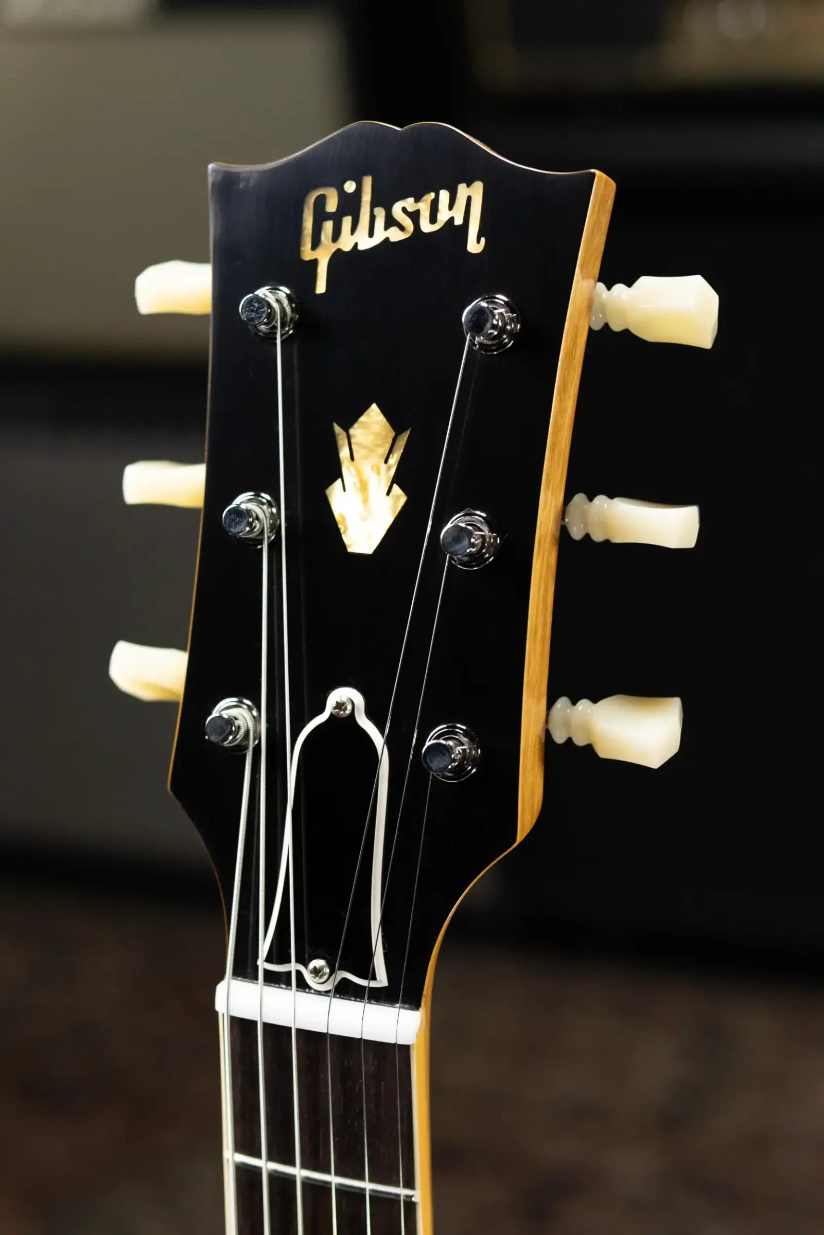 Gibson Custom Shop Limited Edition 1964 SG Standard Korina Maestro Vibrola VOS Electric Guitar - Antique Natural with Hardshell Case