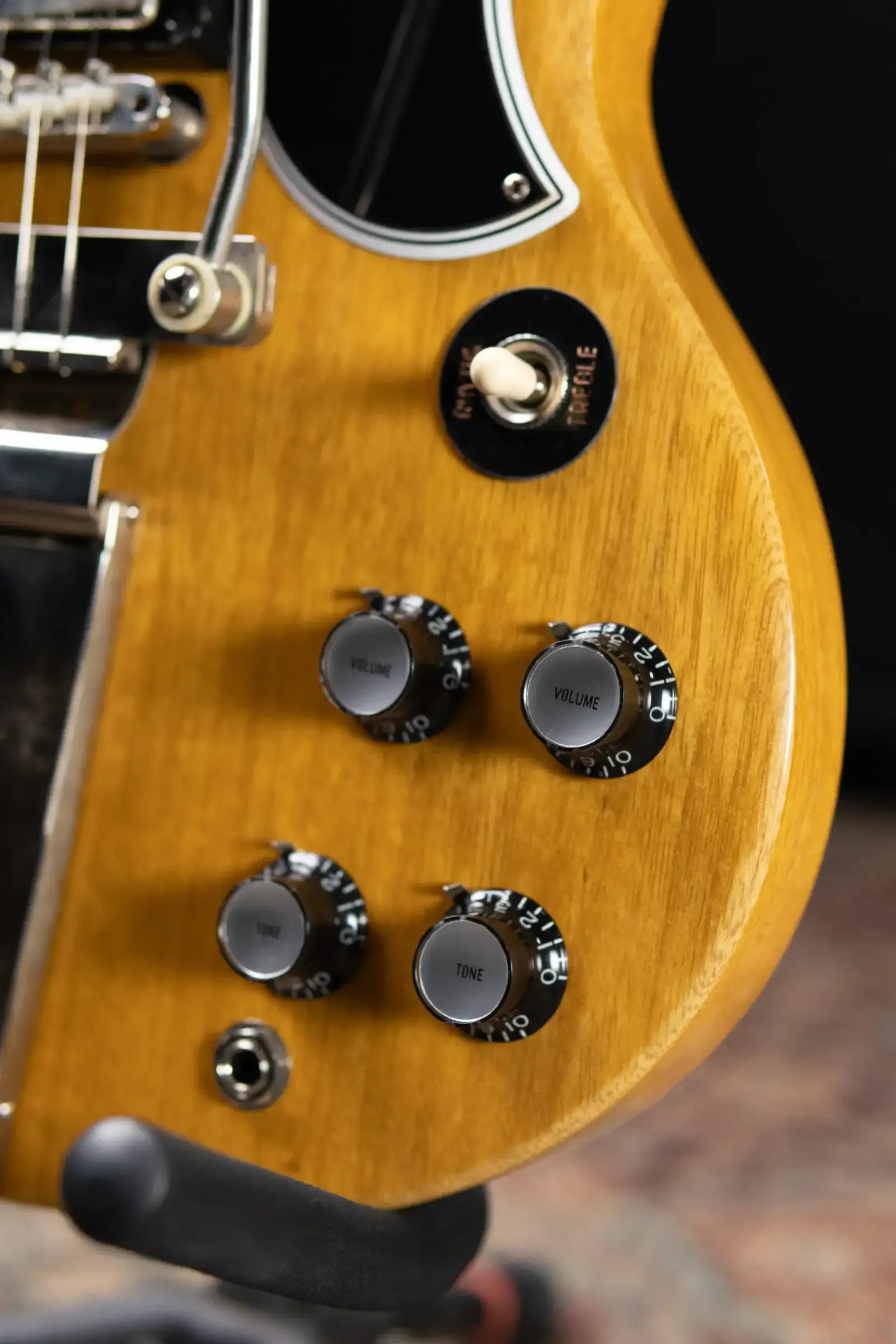 Gibson Custom Shop Limited Edition 1964 SG Standard Korina Maestro Vibrola VOS Electric Guitar - Antique Natural with Hardshell Case