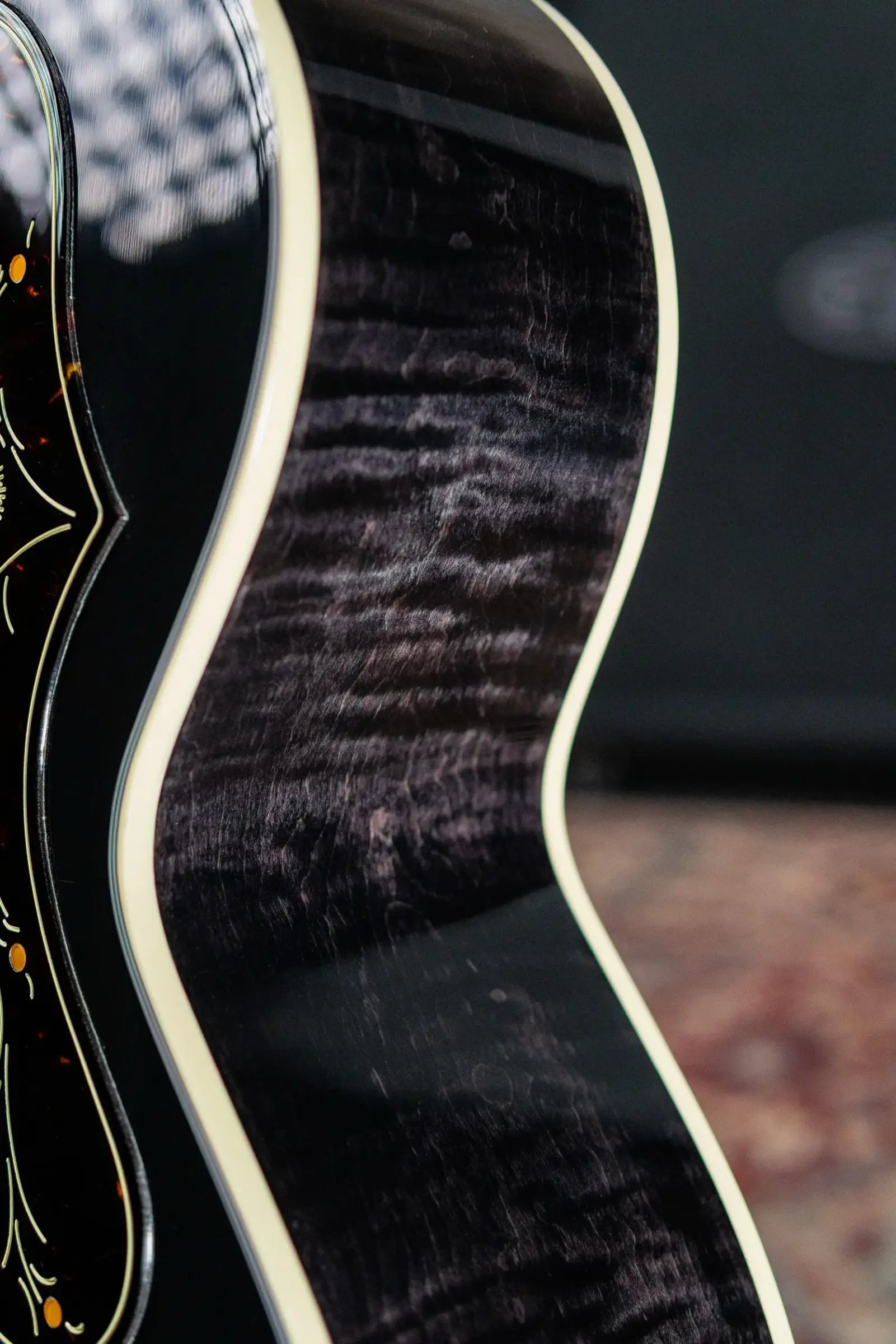 Gibson Custom Shop Made 2 Measure SJ-200 Standard Acoustic Guitar - Cobra Burst with Hardshell Case