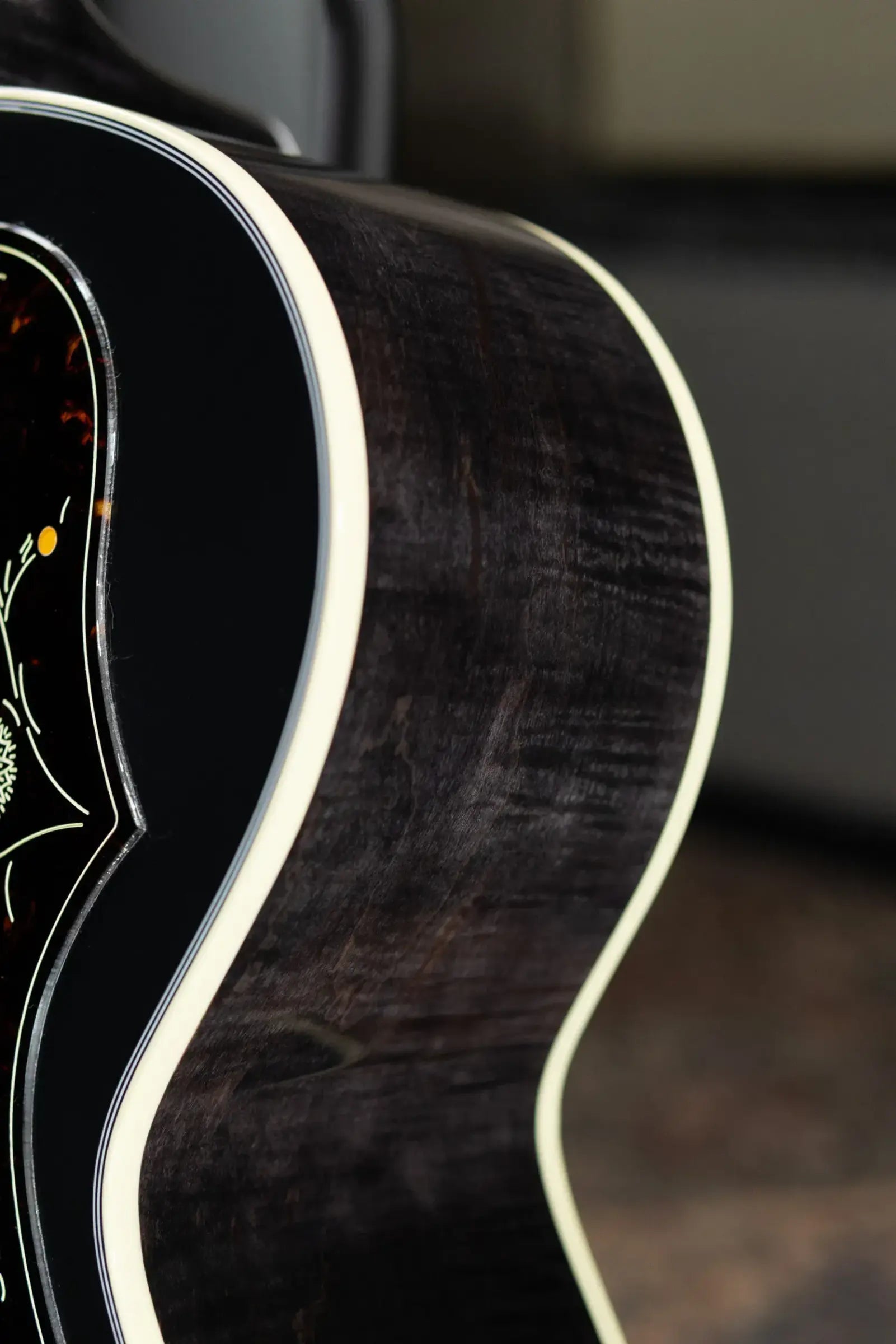 Gibson Custom Shop Made 2 Measure SJ-200 Standard Acoustic Guitar - Cobra Burst with Hardshell Case
