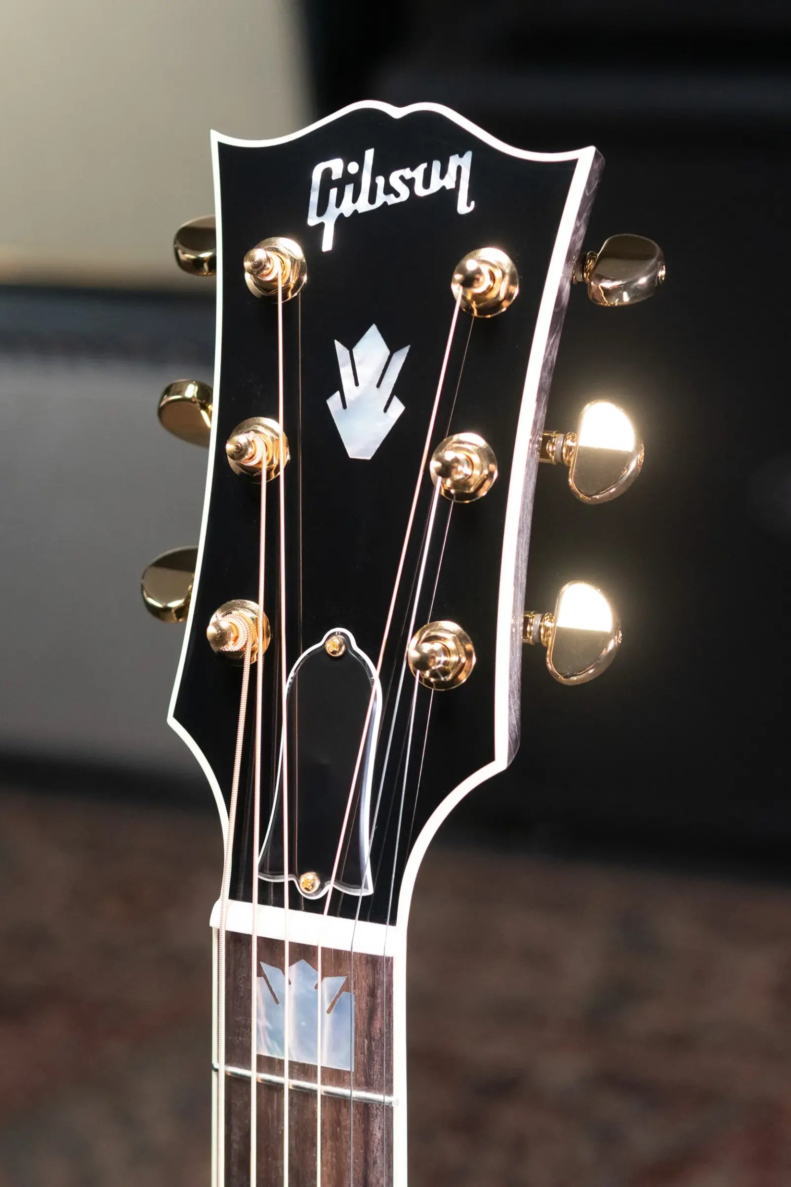 Gibson Custom Shop Made-to-Measure SJ-200 Standard Acoustic Guitar - Cobra Burst with Hardshell Case