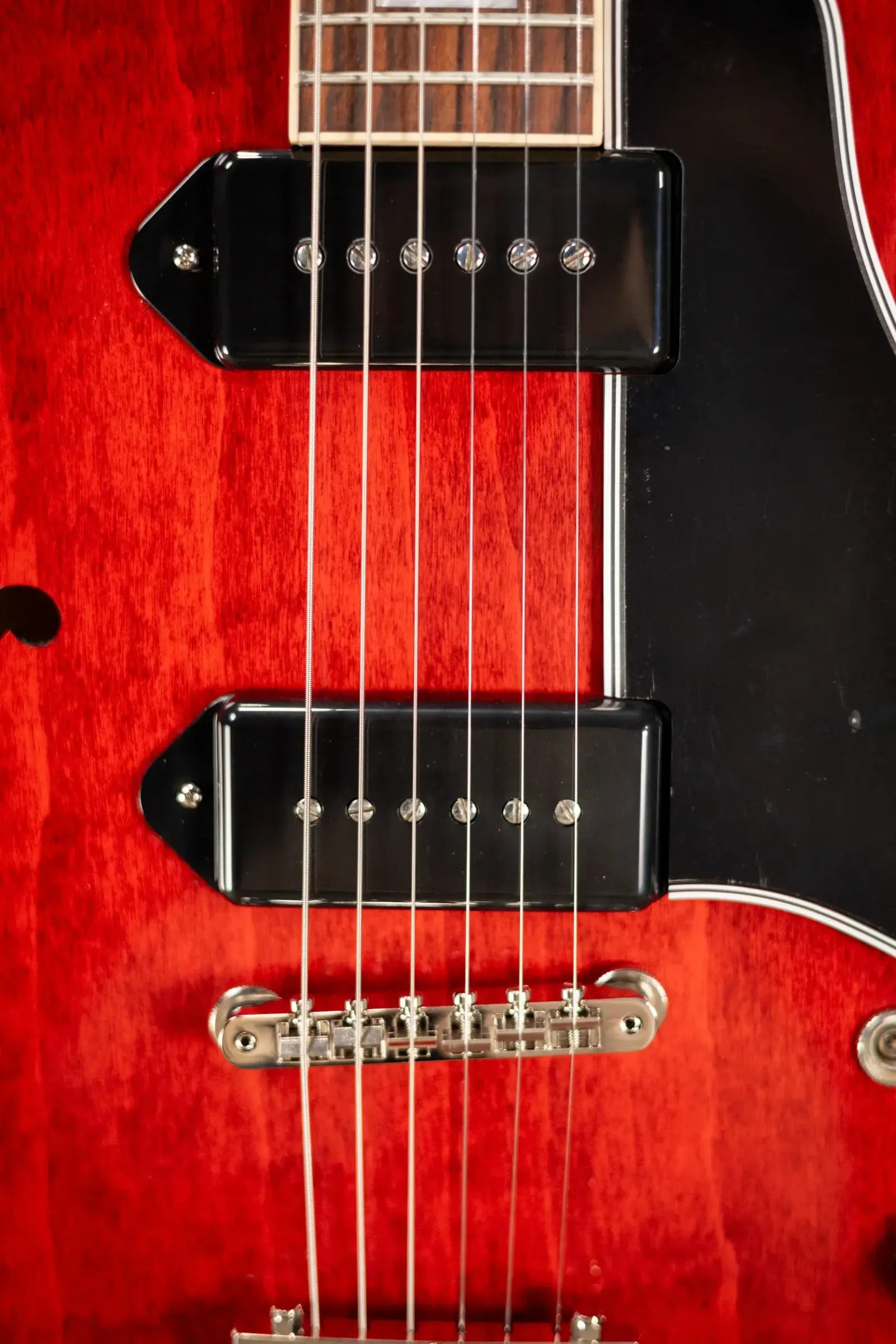 Gibson ES-330 Hollow Body Electric Guitar - Sixties Cherry with Hardshell Case