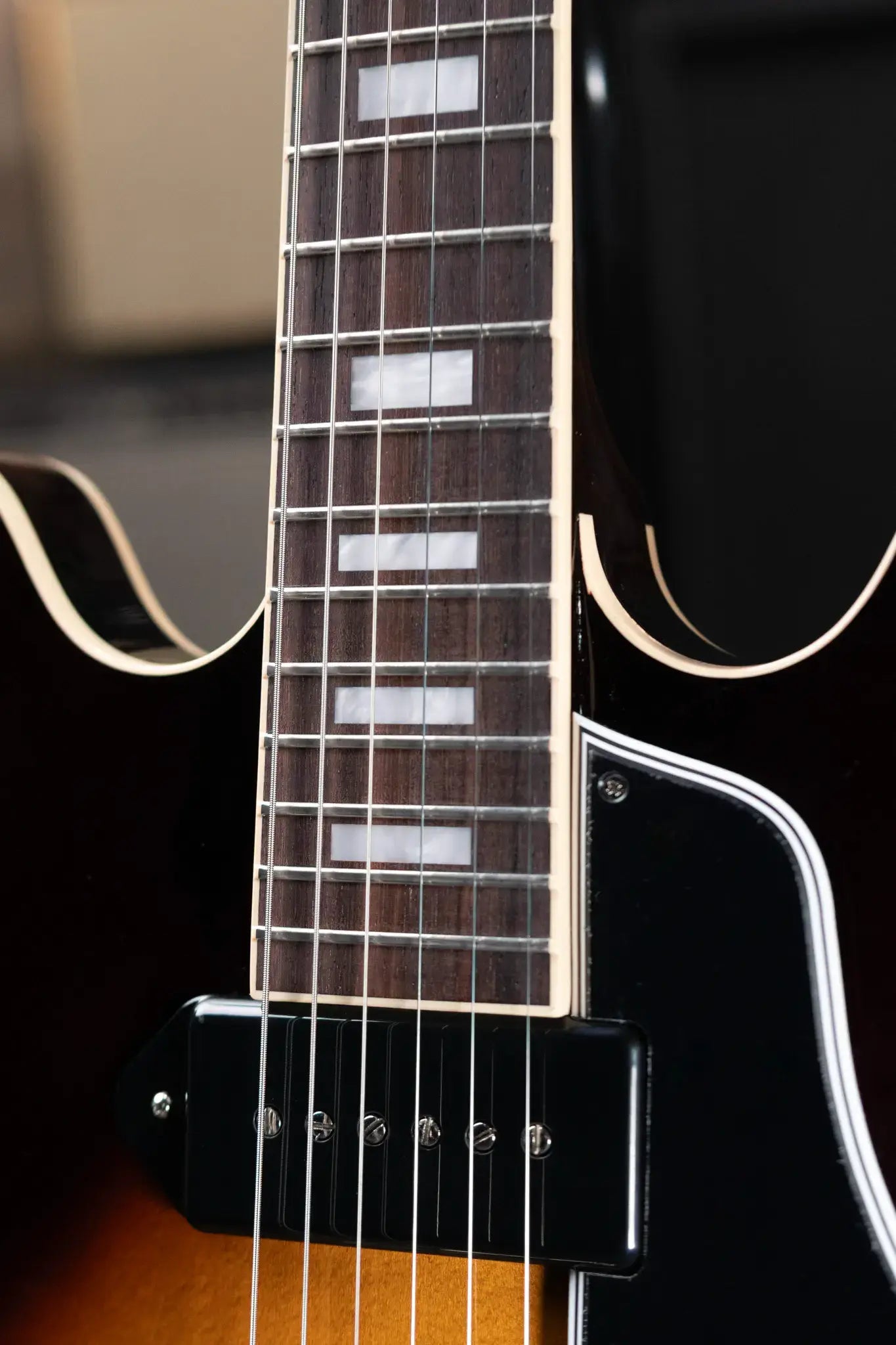 Gibson ES-330 Hollowbody Electric Guitar - Tobacco Burst with Hardshell Case