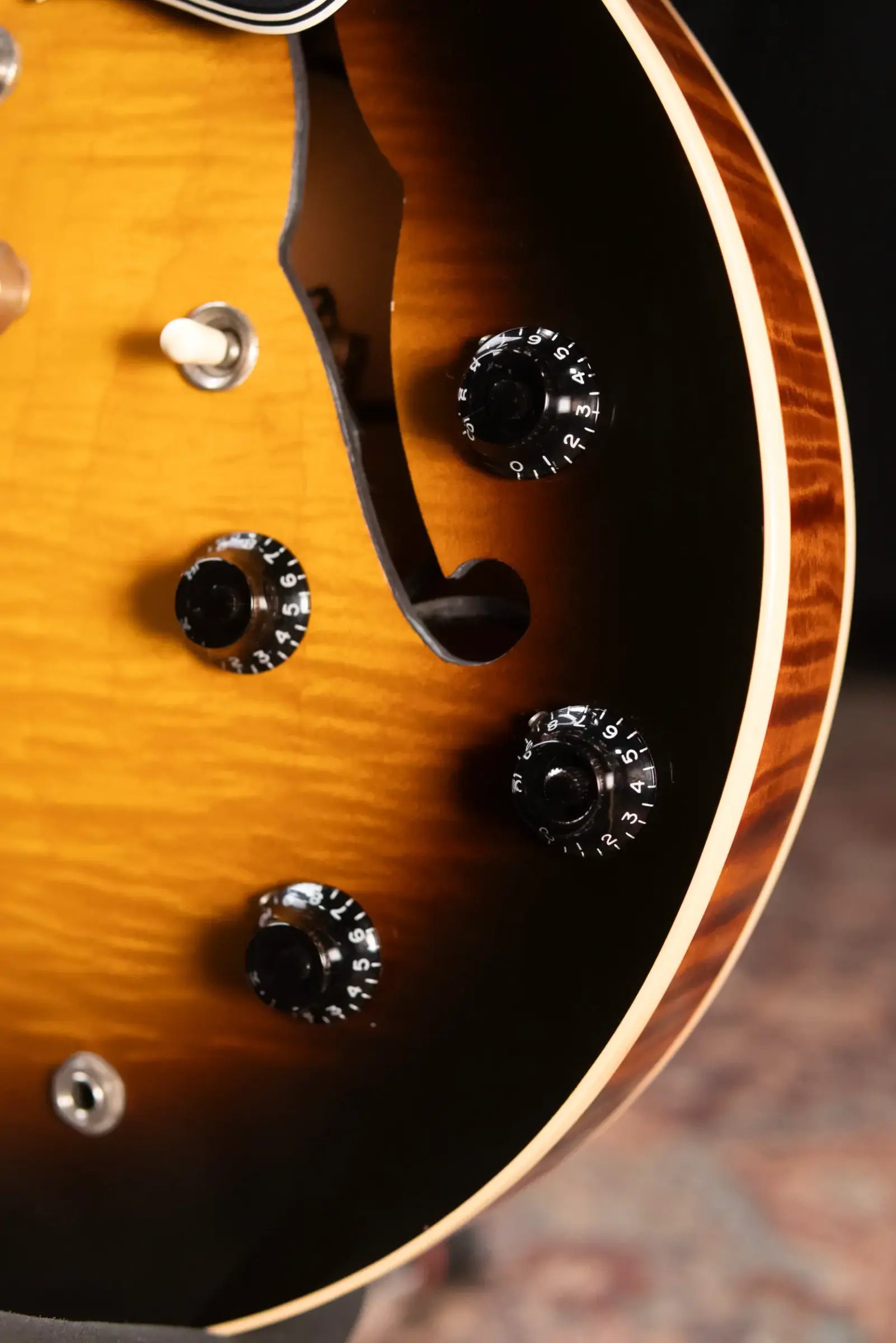 Gibson ES-335 Dot Semi-Hollow Electric Guitar - Vintage Sunburst with Hardshell Case - Used