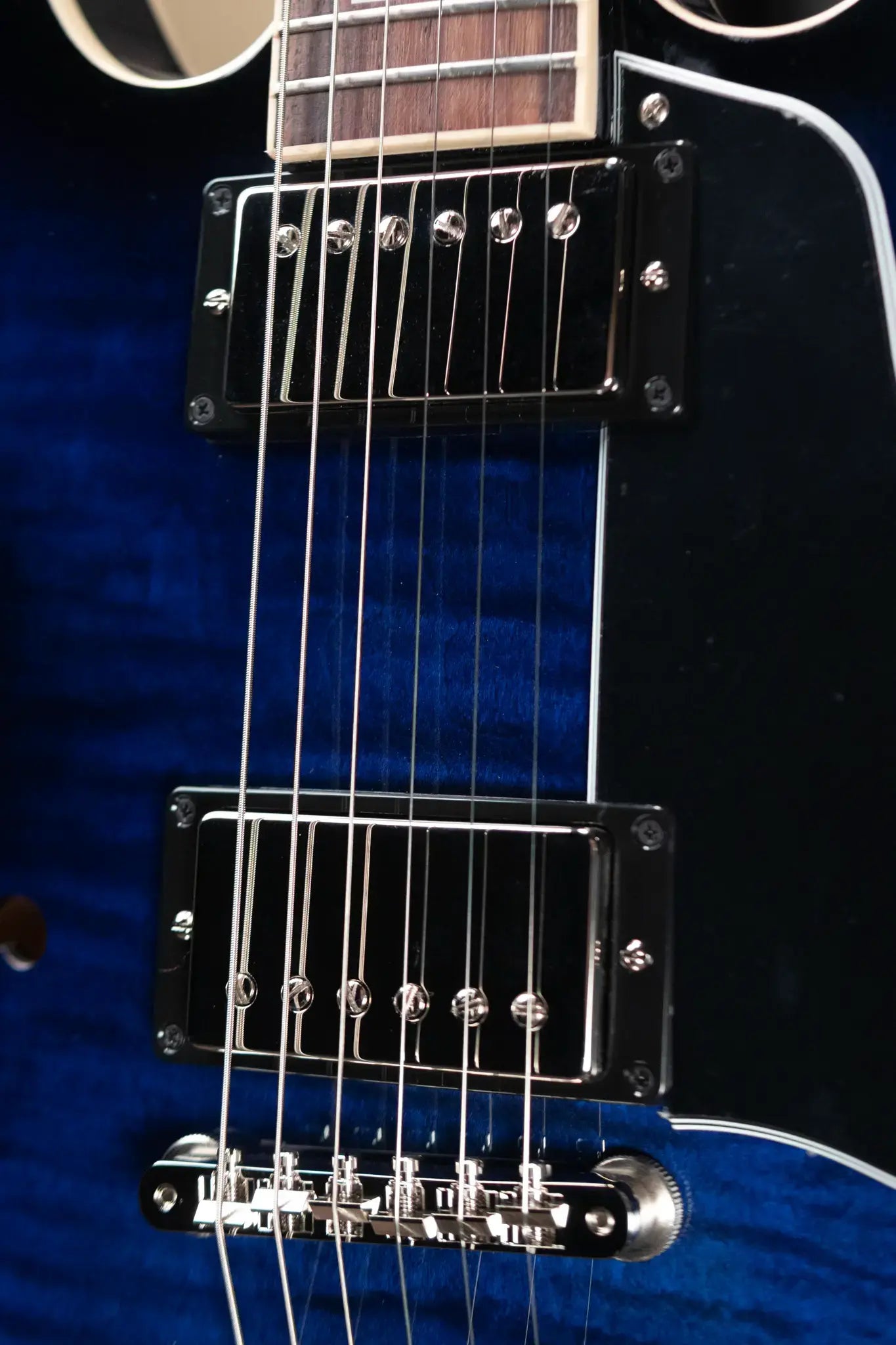 Gibson ES-335 Figured Semi-Hollow Electric Guitar - Deep Ocean Burst with Hardshell Case