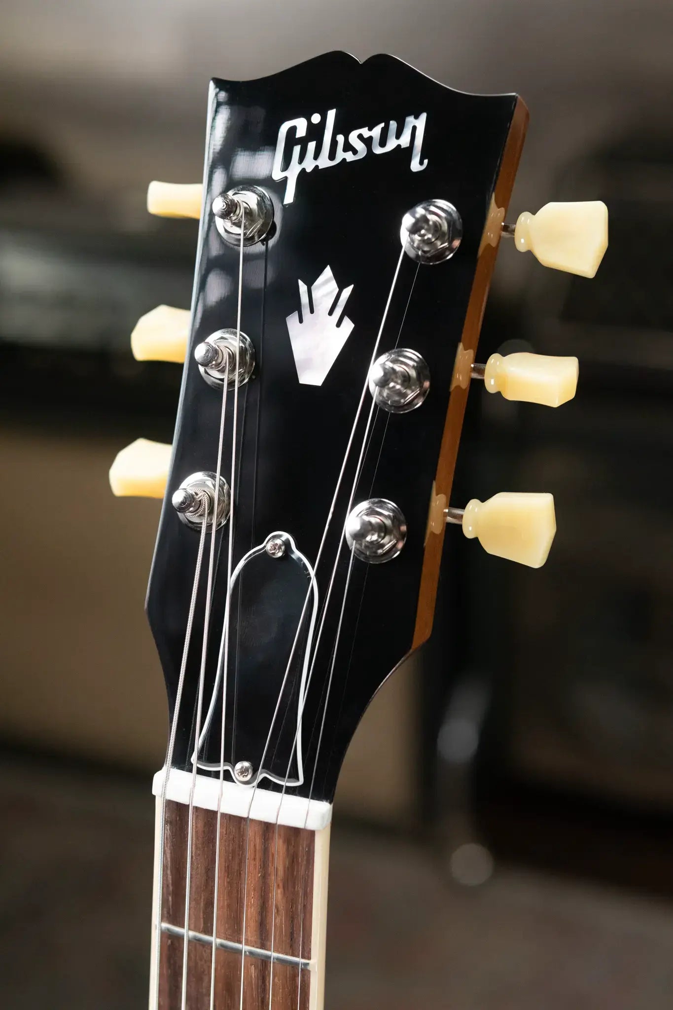Gibson ES-335 Figured Semi-Hollow Electric Guitar - Honey Amber with Hardshell Case