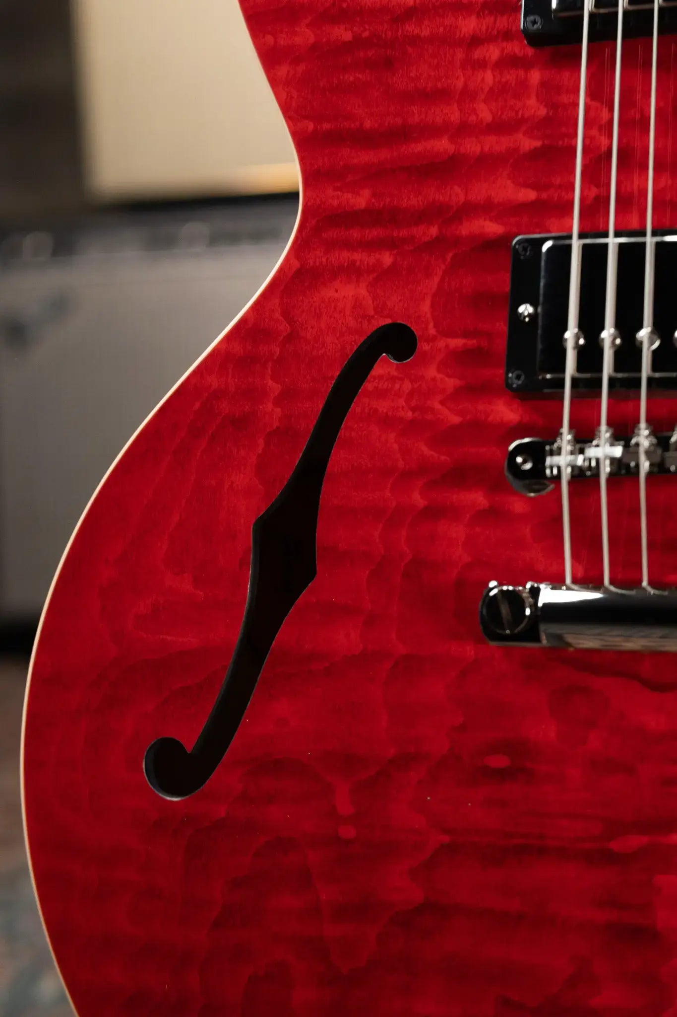 Gibson ES-335 Figured Semi-Hollow Electric Guitar - Sixties Cherry with Hardshell Case