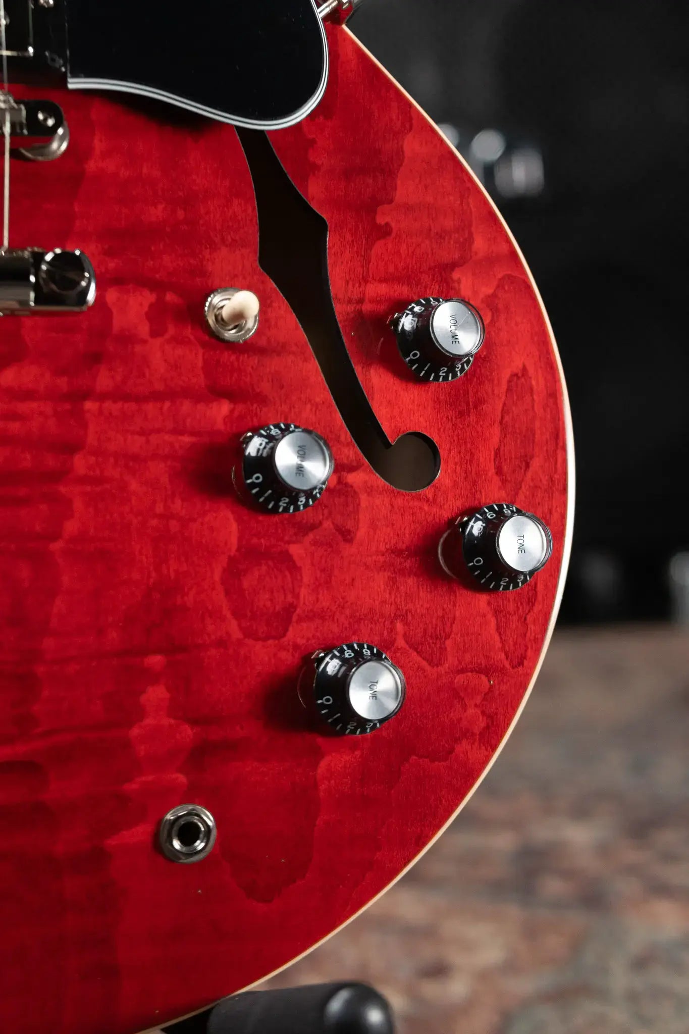 Gibson ES-335 Figured Semi-Hollow Electric Guitar - Sixties Cherry with Hardshell Case