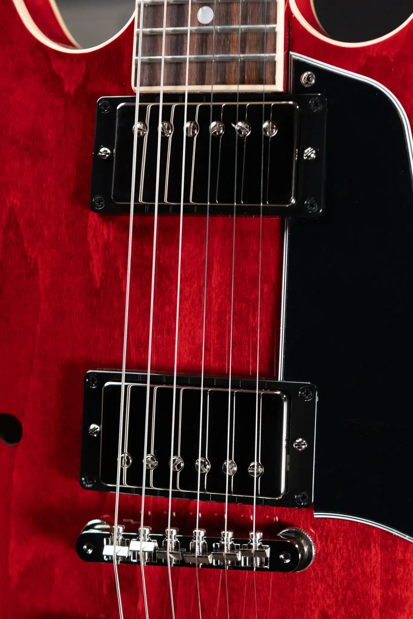 Gibson ES-335 Semi-Hollow Electric Guitar - Sixties Cherry with Hardshell Case