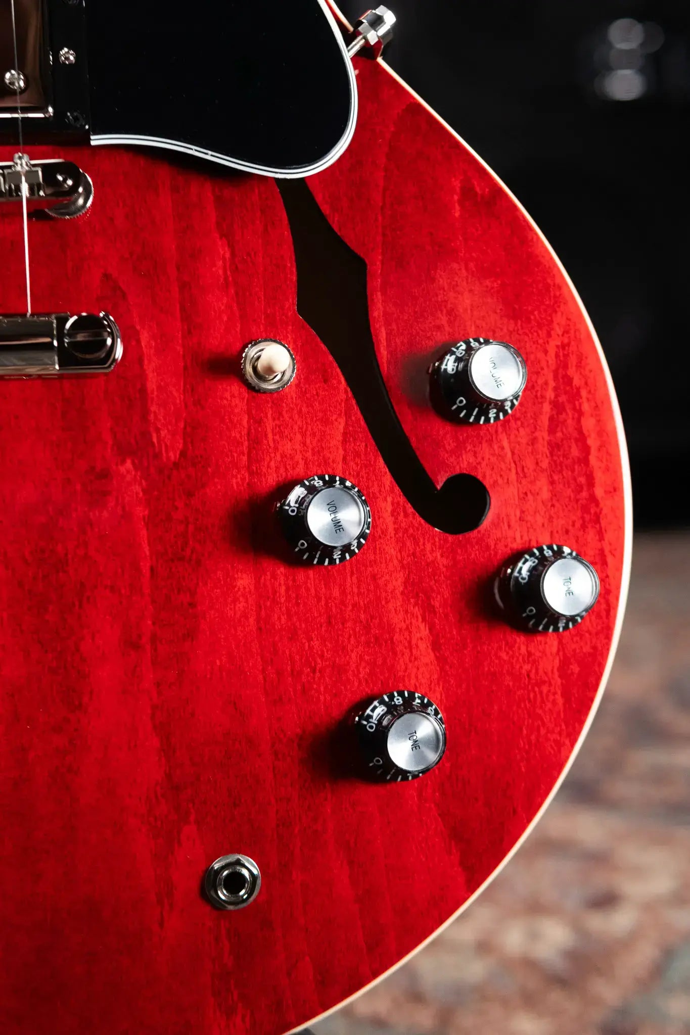 Gibson ES-335 Semi-Hollow Electric Guitar - Sixties Cherry with Hardshell Case
