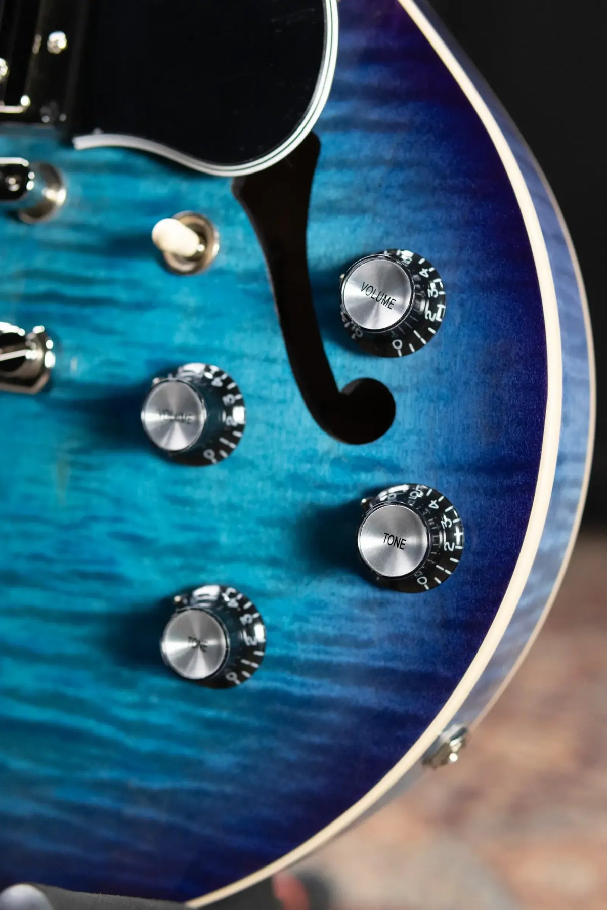 Gibson ES-339 Figured Semi-hollow Electric Guitar - Blueberry Burst with Hardshell Case