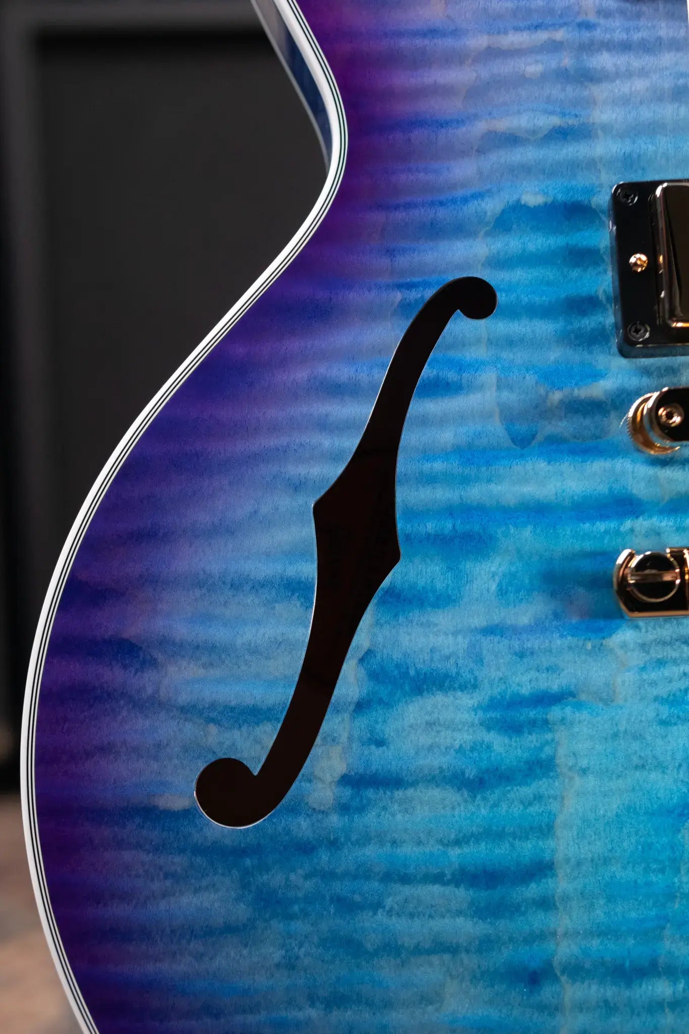 Gibson ES Supreme Semi-Hollow Electric Guitar - Blueberry Burst with Hardshell Case