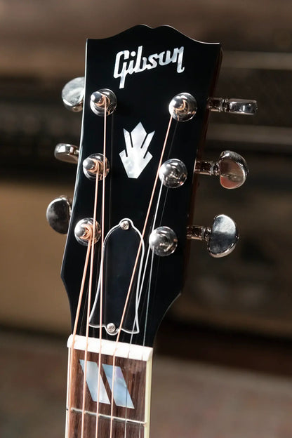 Gibson Hummingbird Standard Acoustic/Electric - Wine Red with Hardshell Case