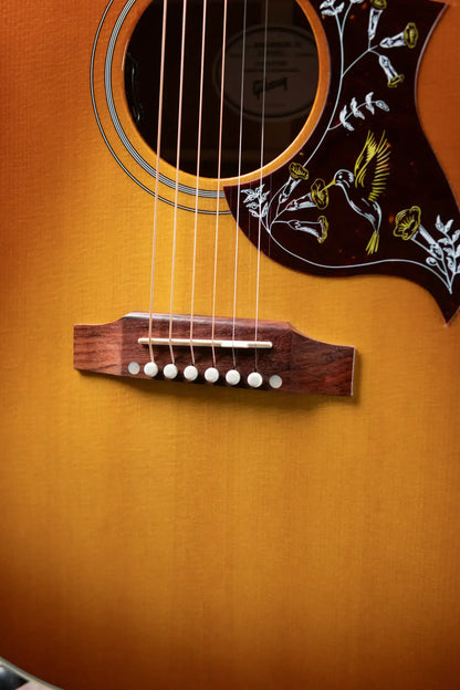 Gibson Hummingbird Standard EC Acoustic/Electric - Heritage Cherry Sunburst with Hardshell Case
