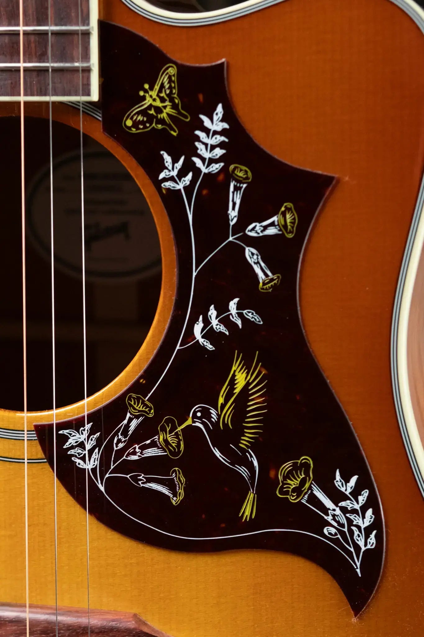 Gibson Hummingbird Standard EC Acoustic/Electric - Heritage Cherry Sunburst with Hardshell Case