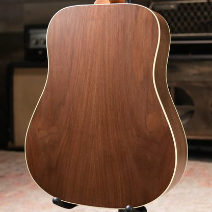 Gibson Hummingbird Studio Walnut Acoustic/Electric Guitar - Natural with Hardshell Case
