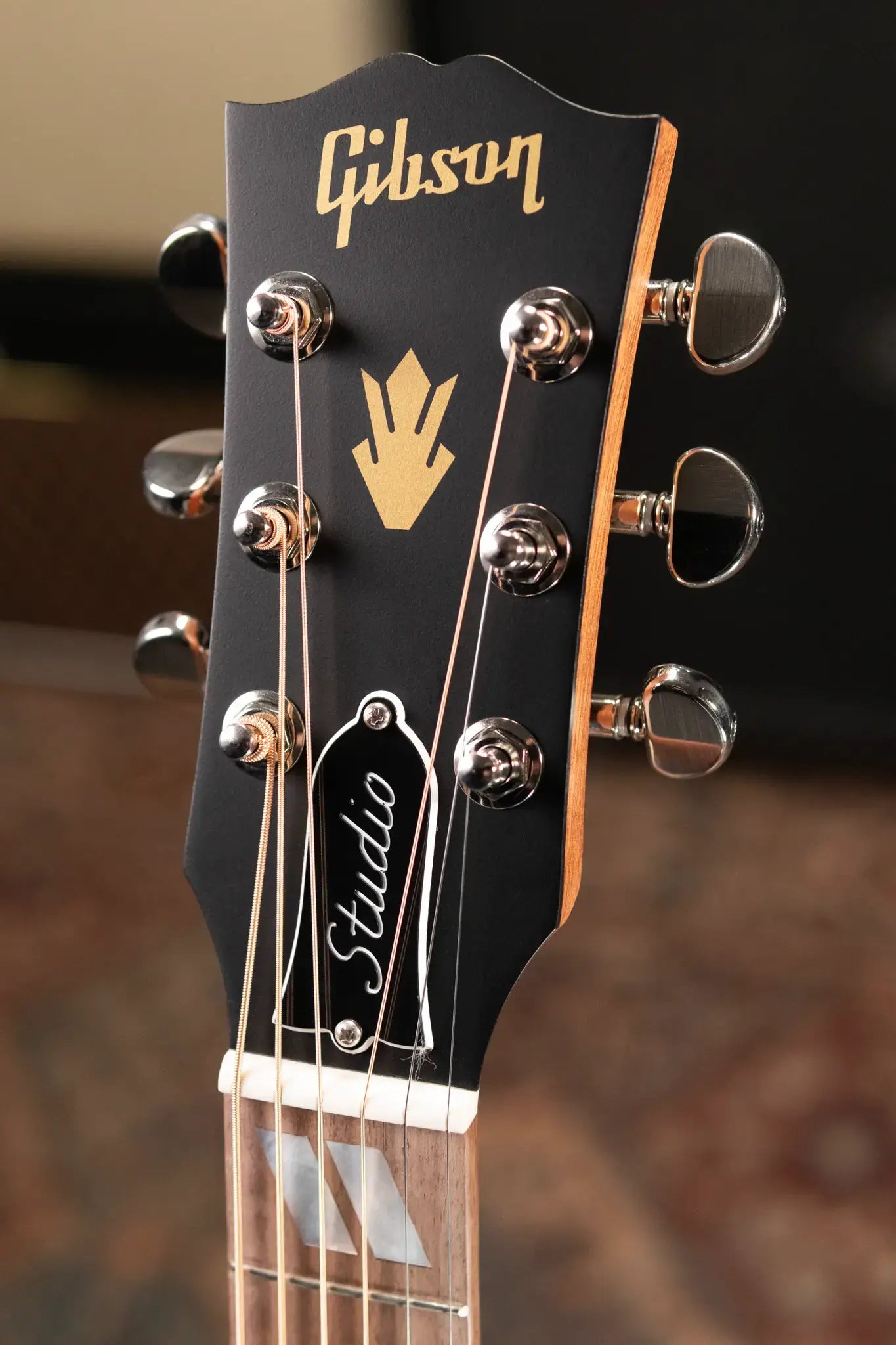 Gibson Hummingbird Studio Walnut Acoustic/Electric Guitar - Walnut Burst with Hardshell Case