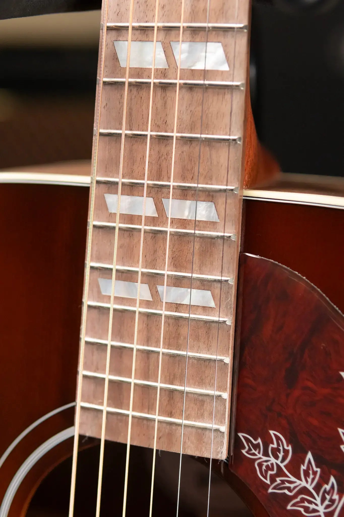 Gibson Hummingbird Studio Walnut Acoustic/Electric Guitar - Walnut Burst with Hardshell Case