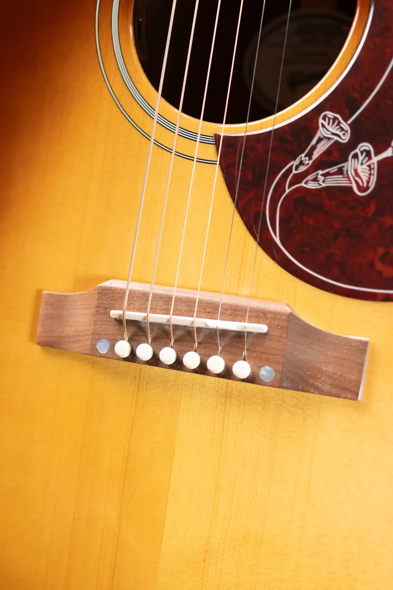 Gibson Hummingbird Studio Walnut Acoustic/Electric Guitar - Walnut Burst with Hardshell Case