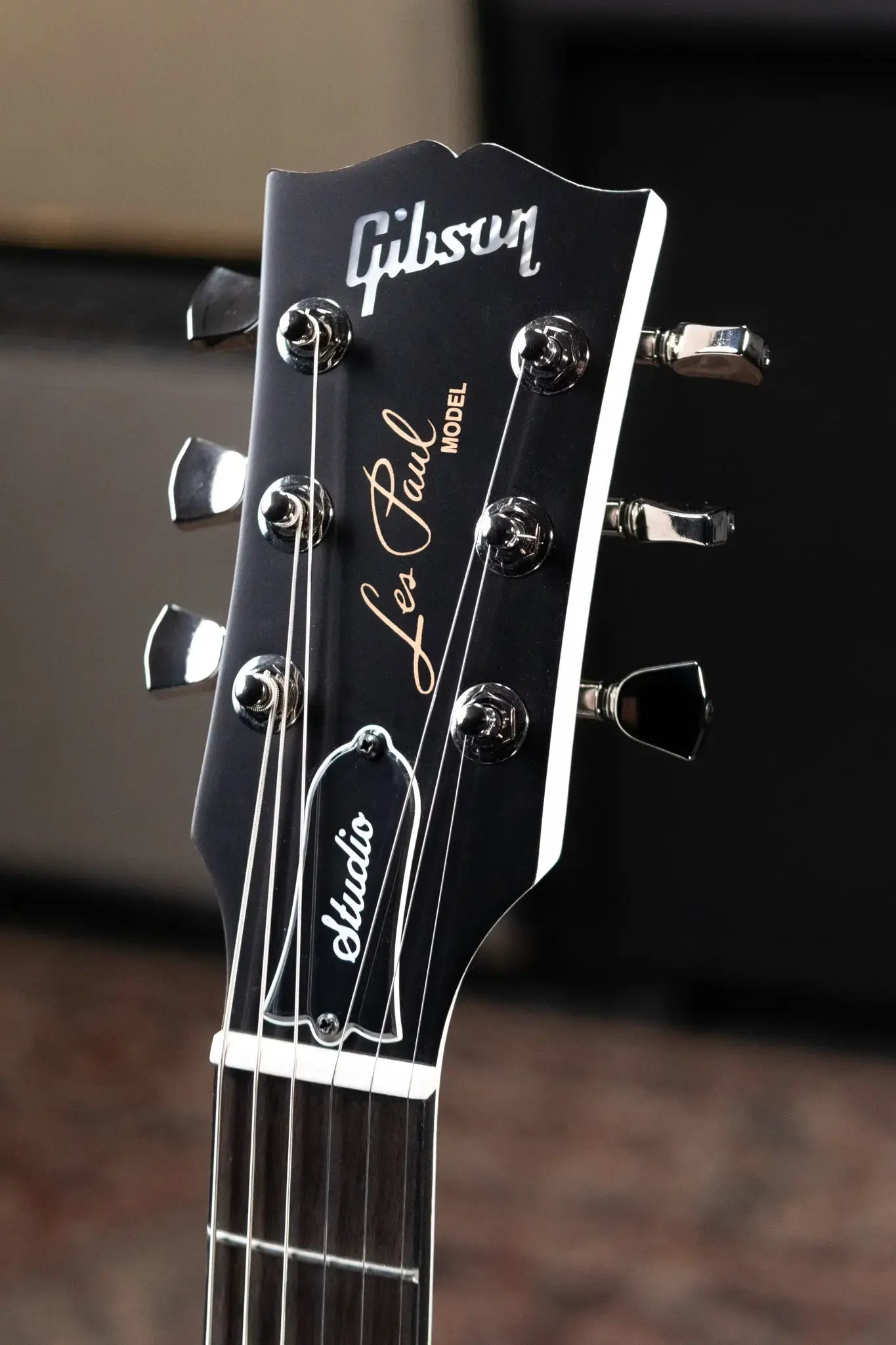 Gibson Les Paul Modern Studio Electric Guitar - Worn White with Gig Bag