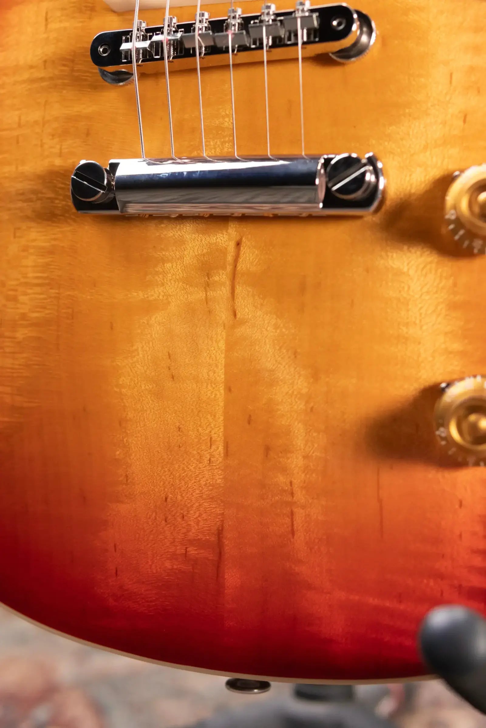 Gibson Les Paul Standard '50s Electric Guitar - Heritage Cherry Sunburst with Hardshell Case