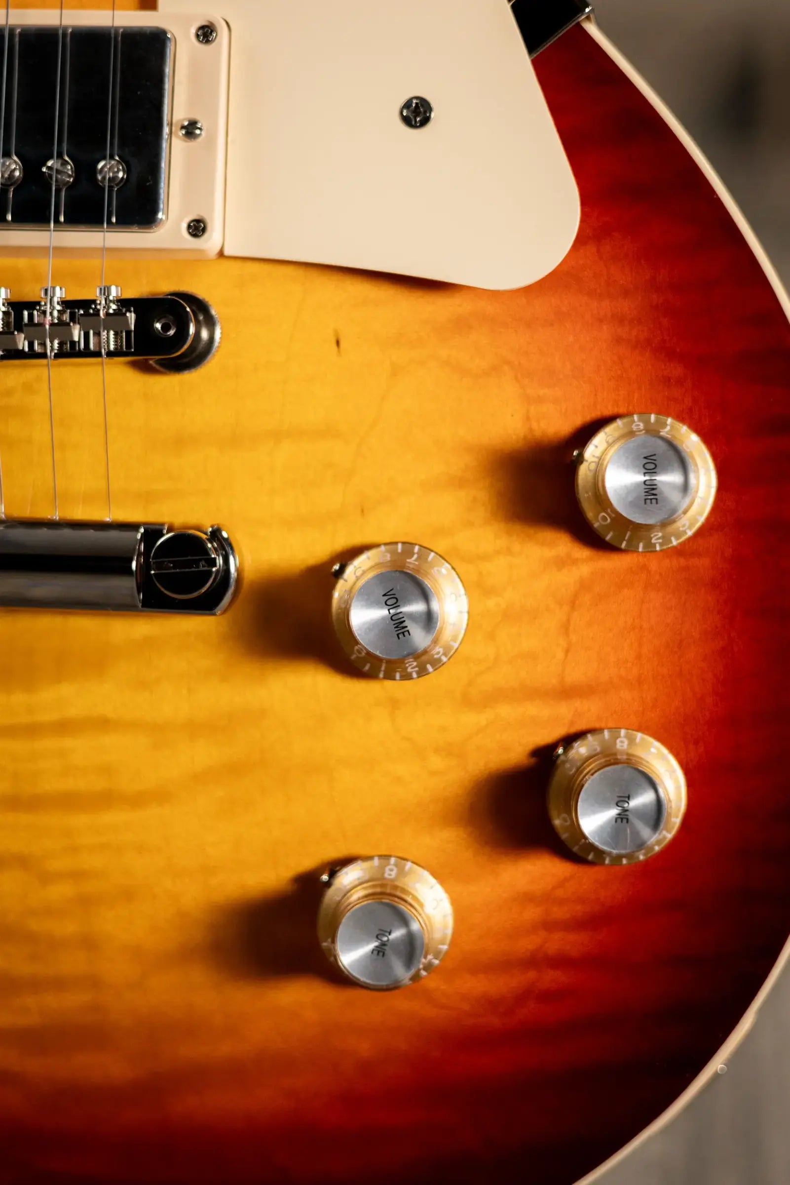 Gibson Les Paul Standard '60s Electric Guitar - Bourbon Burst with Hardshell Case