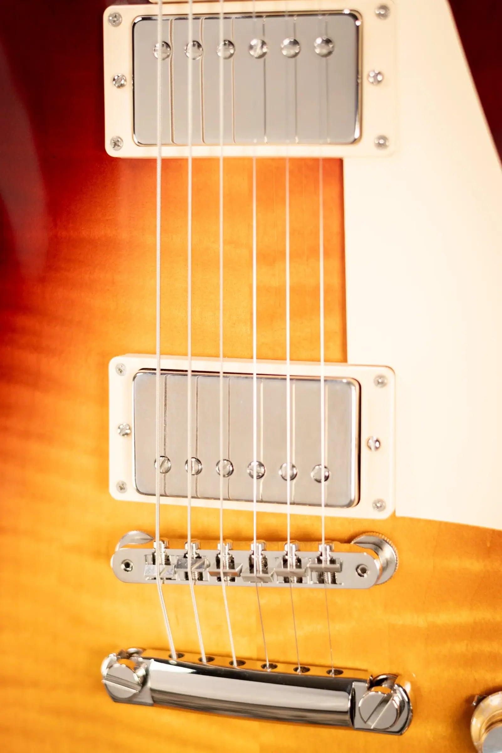 Gibson Les Paul Standard '60s Electric Guitar - Bourbon Burst with Hardshell Case
