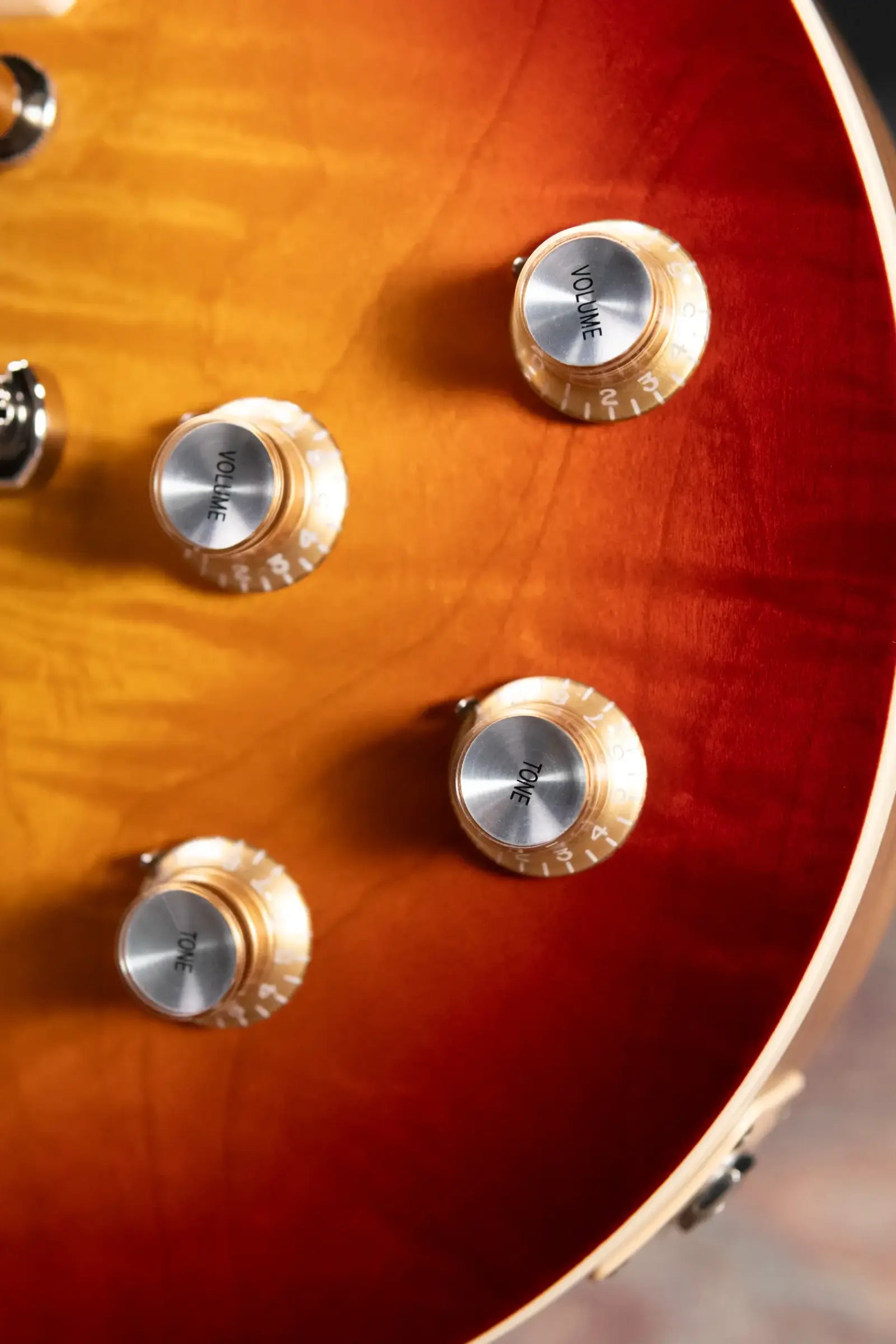 Gibson Les Paul Standard 60s Faded Electric Guitar - Vintage Bourbon Burst with Hardshell Case