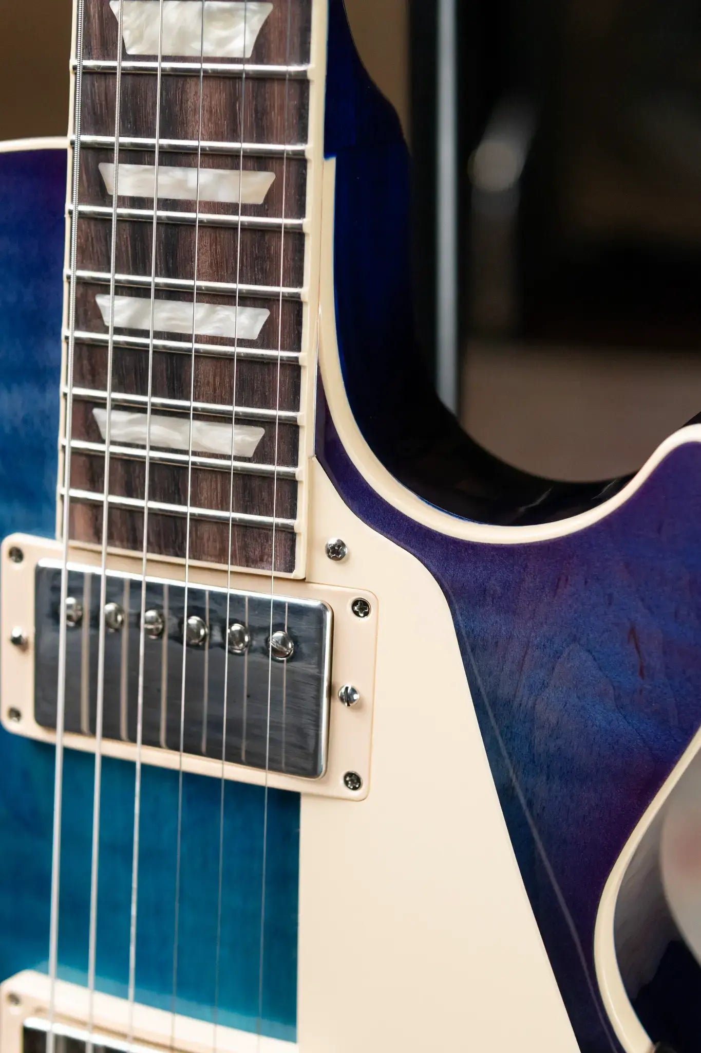 Gibson Les Paul Standard 60s Figured Top - Blueberry Burst with Hardshell Case