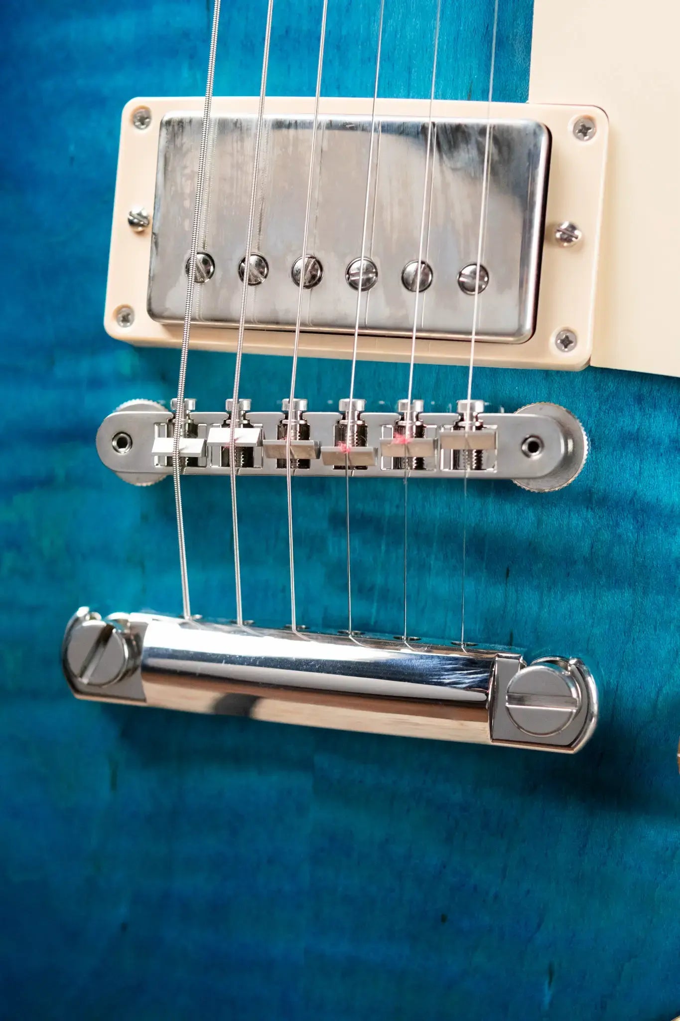 Gibson Les Paul Standard 60s Figured Top - Blueberry Burst with Hardshell Case