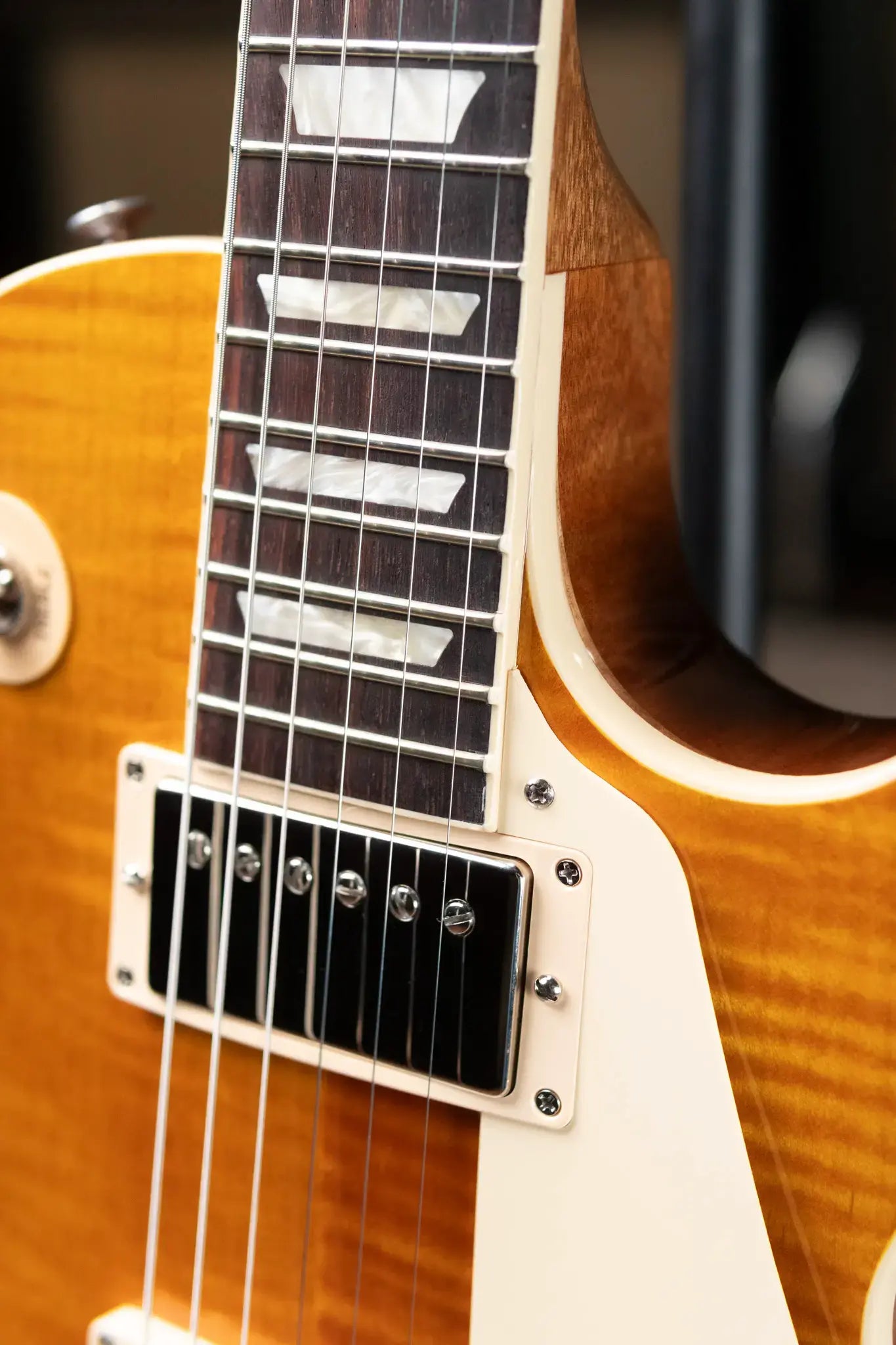 Gibson Les Paul Standard '60s Figured Top Electric Guitar - Honey Amber with Hardshell Case