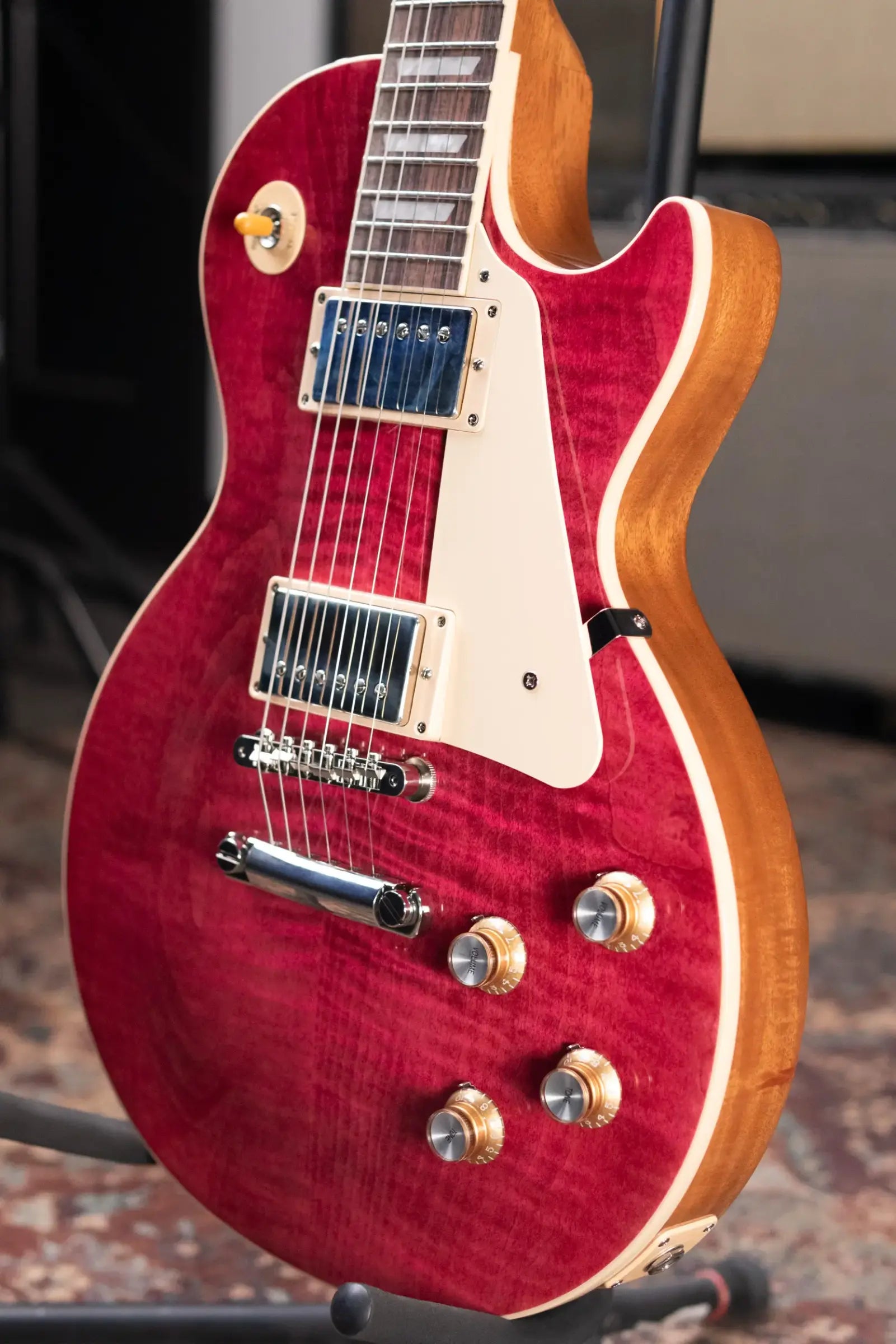 Gibson Les Paul Standard '60s Figured Top Electric Guitar - Translucent Fuchsia with Hardshell Case
