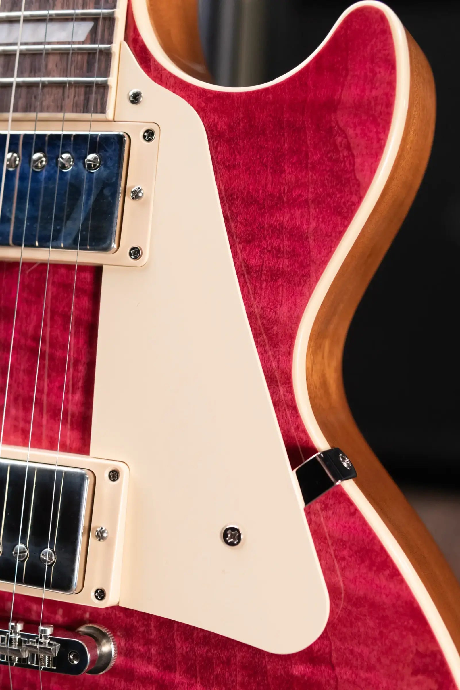 Gibson Les Paul Standard '60s Figured Top Electric Guitar - Translucent Fuchsia with Hardshell Case