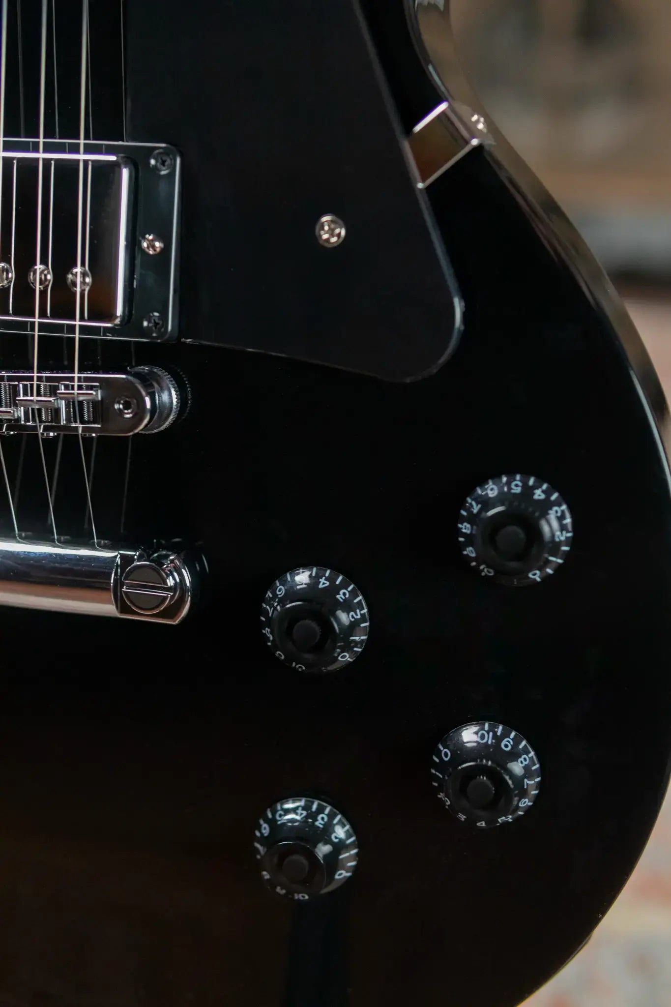 Gibson Les Paul Studio - Ebony with Gig Bag