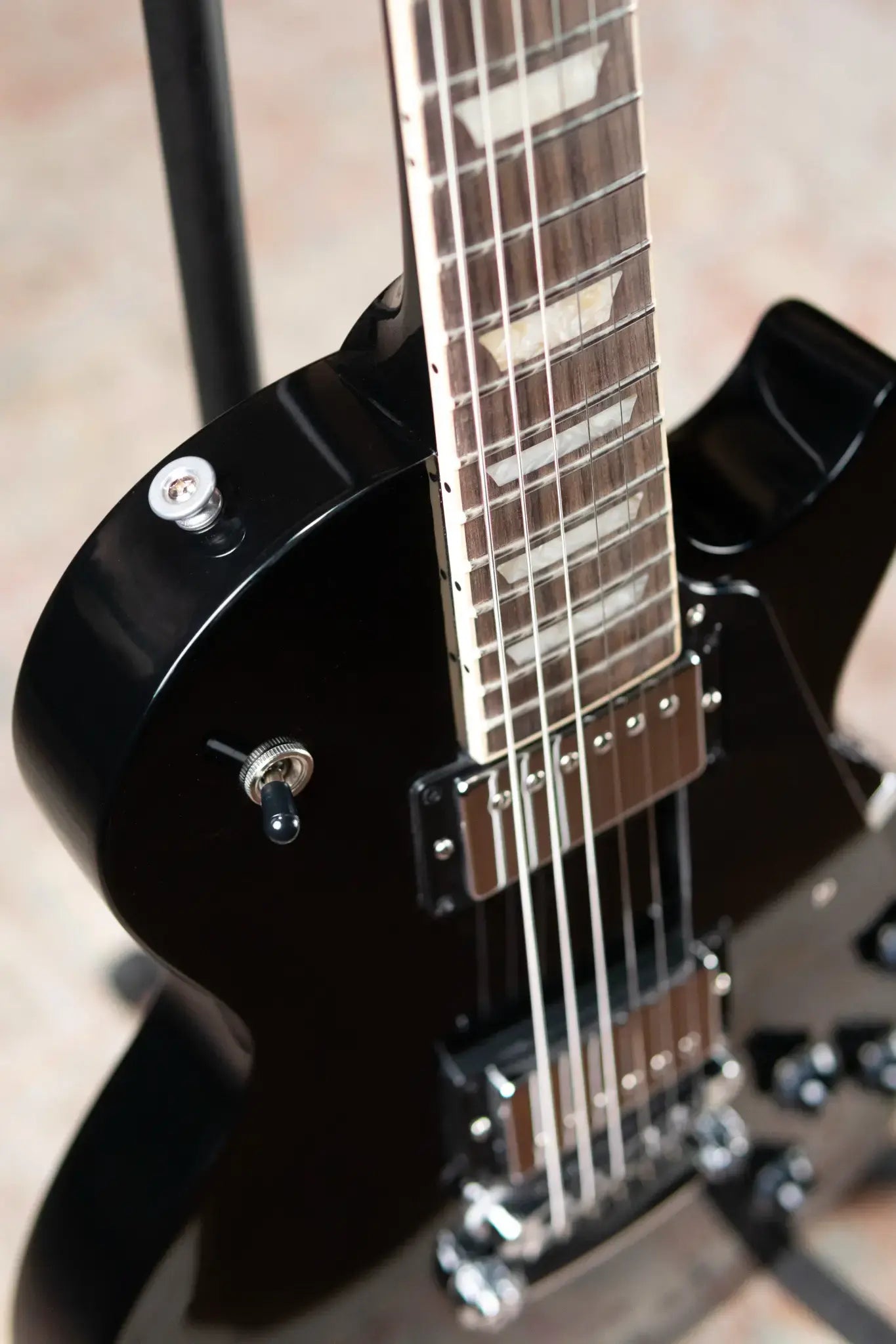 Gibson Les Paul Studio - Ebony with Gig Bag